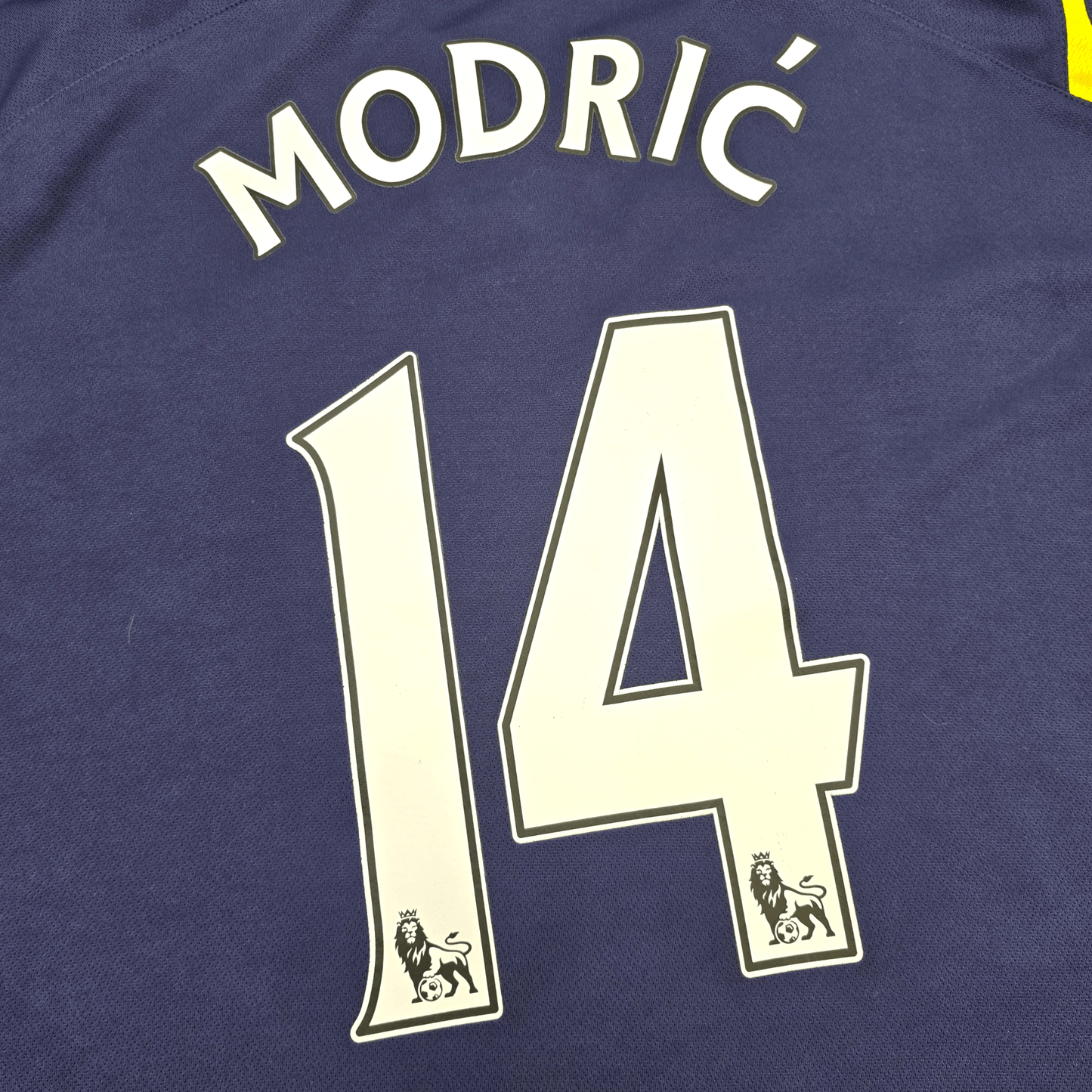 2009/10 Tottenham Hotspur Away Football Shirt (2XL) Puma #14 Modric