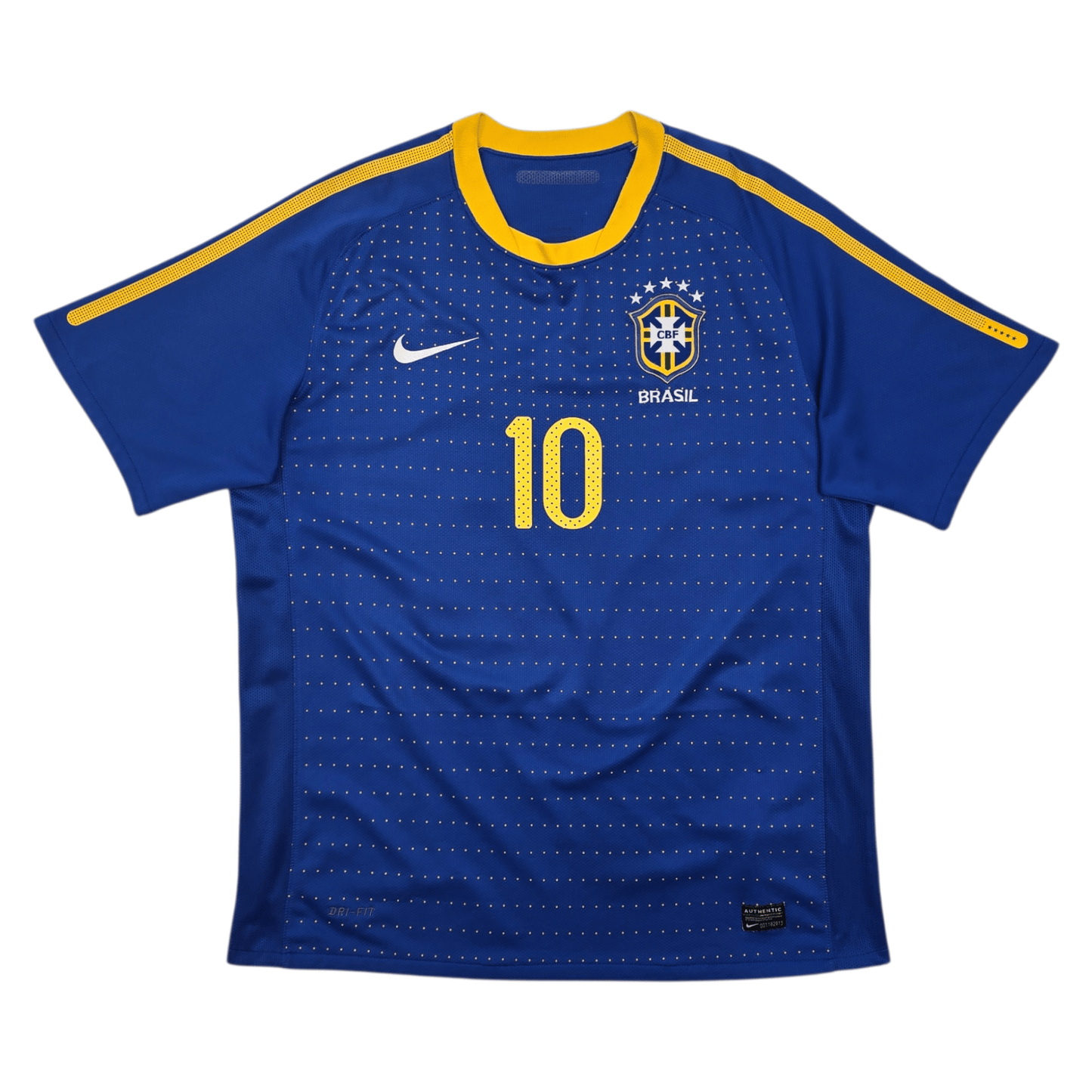2010/11 Brazil Away Football Shirt (L) Nike #10 Kaka