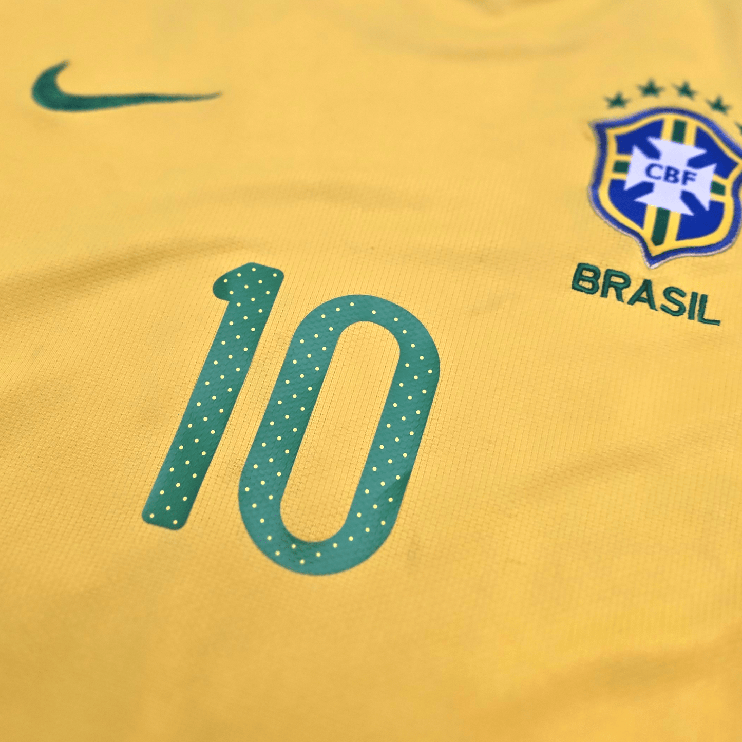 2010/11 Brazil Home Football Shirt (M) Nike #10 Kaka