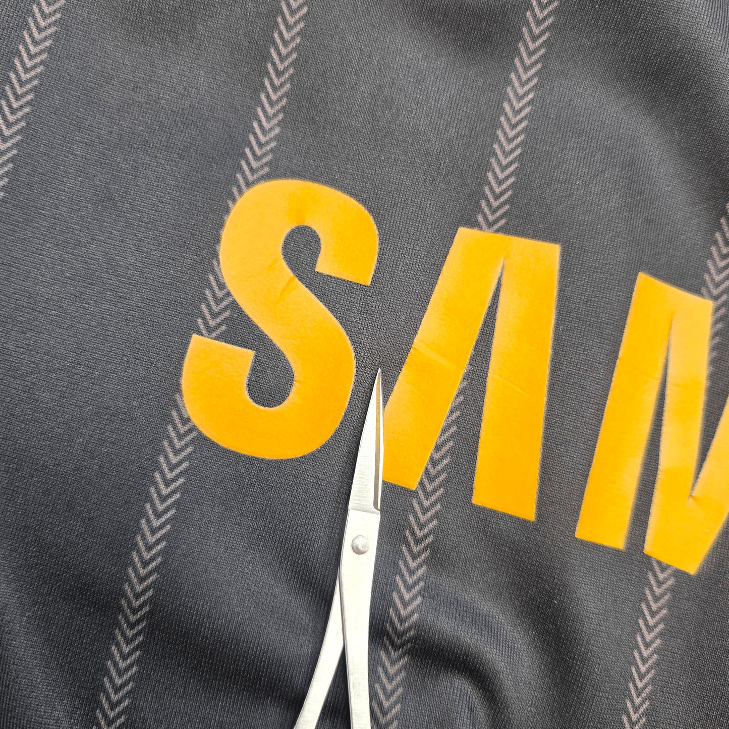 2010/11 Chelsea Away Football Shirt (L) Adidas #11 Drogba