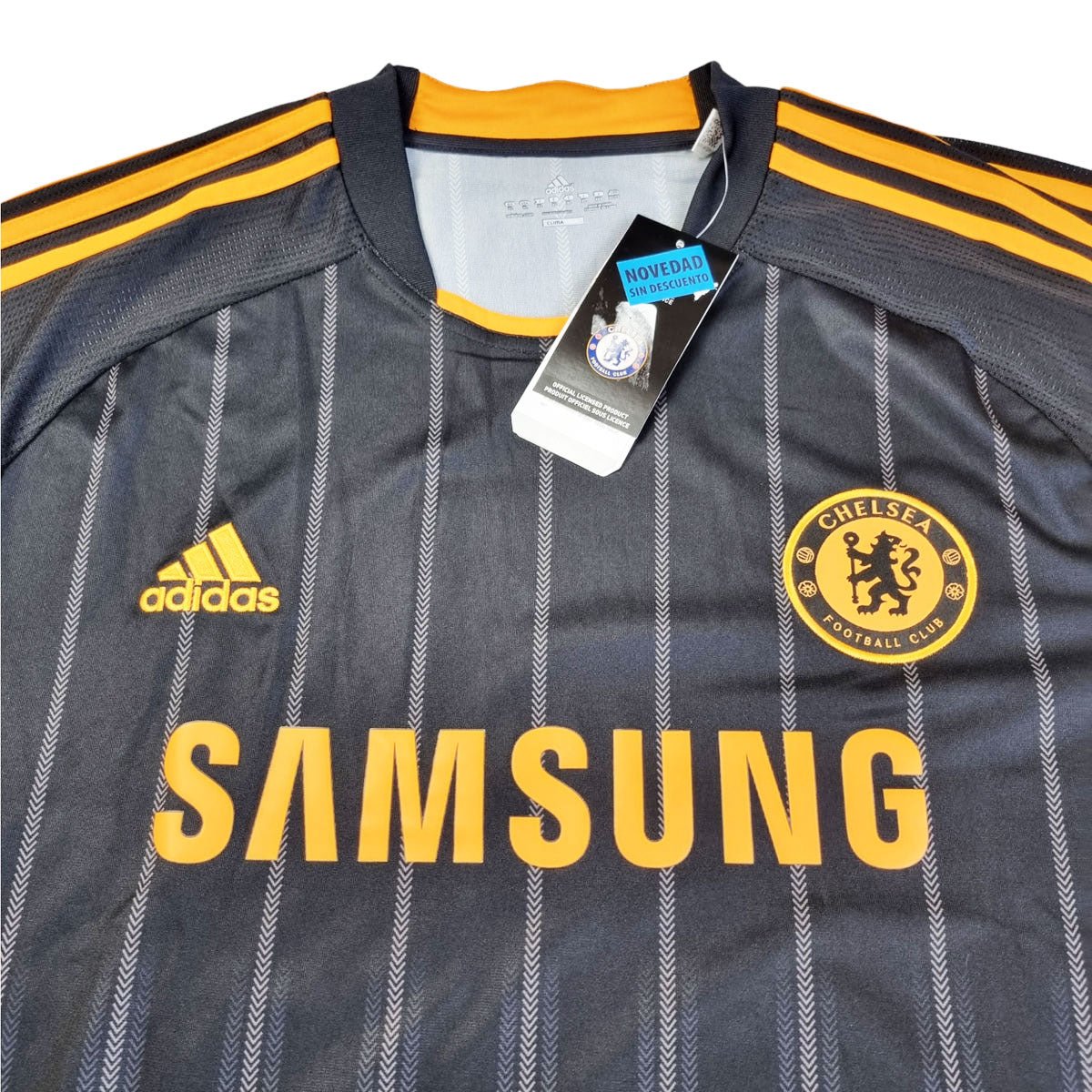 2010/11 Chelsea Away Football Shirt (L) Adidas #5 Essien