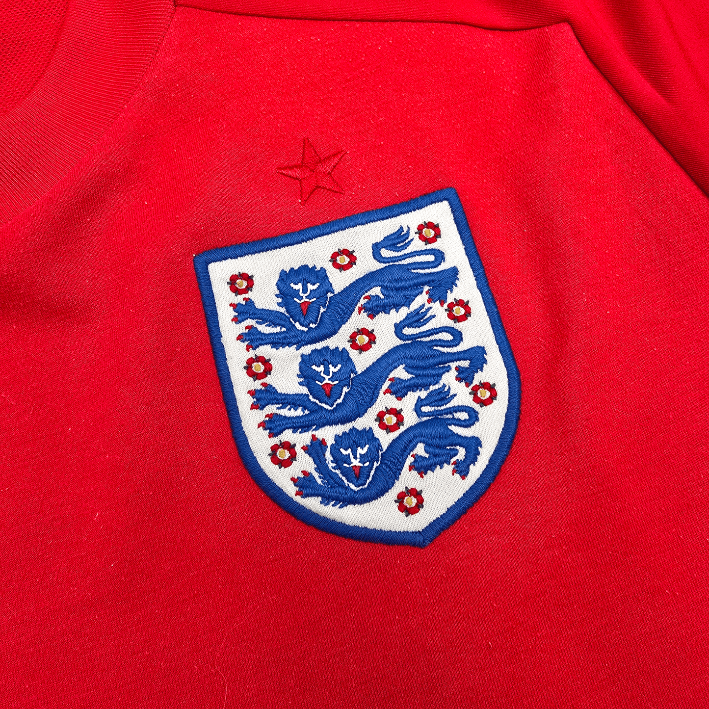 2010/11 England Away Football Shirt (L) Umbro #4 Gerrard