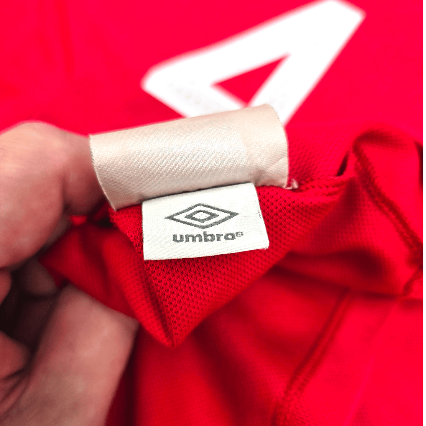 2010/11 England Away Football Shirt (M) Umbro #4 Gerrard