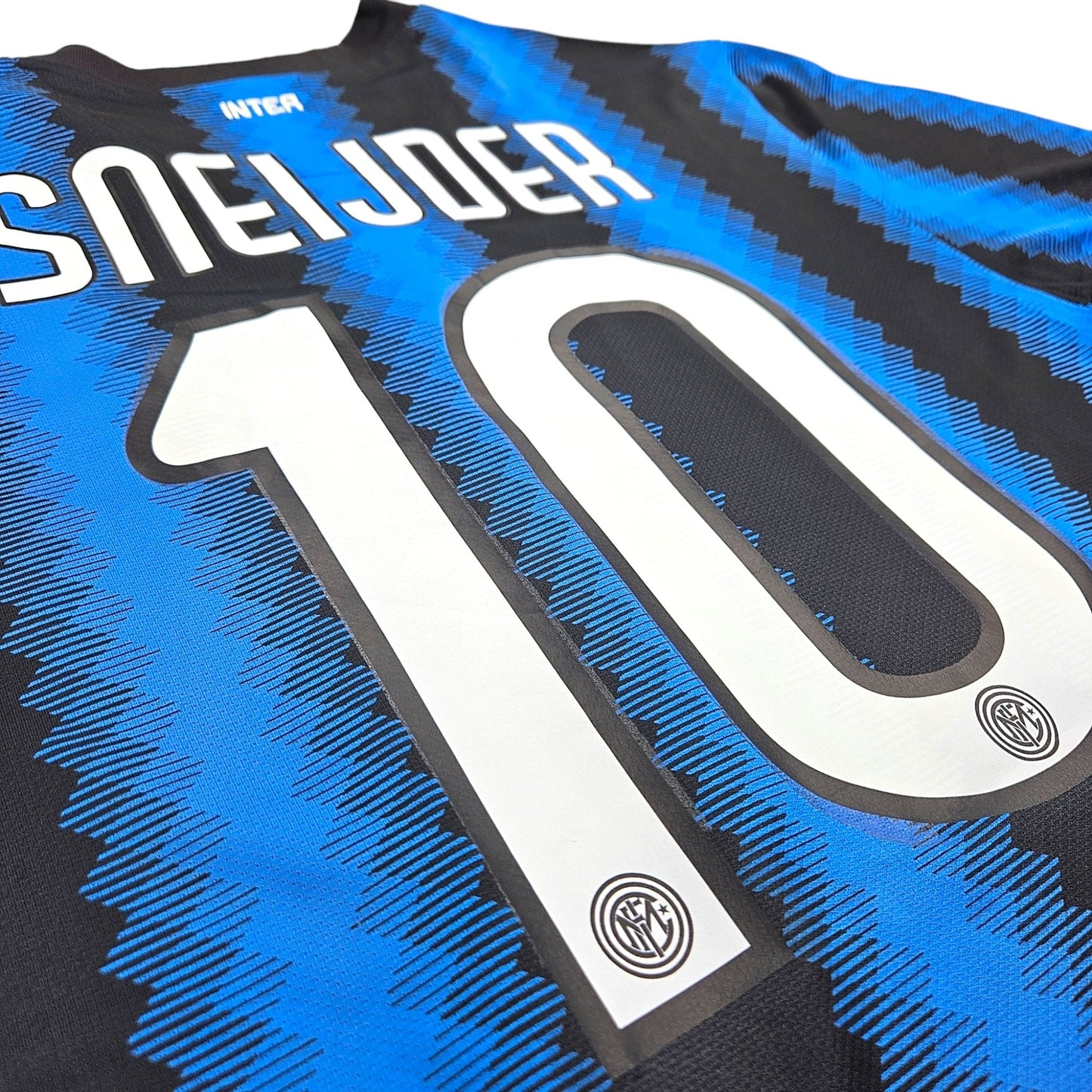 2010/11 Inter Milan Home Football Shirt (L) Nike #10 Sneijder