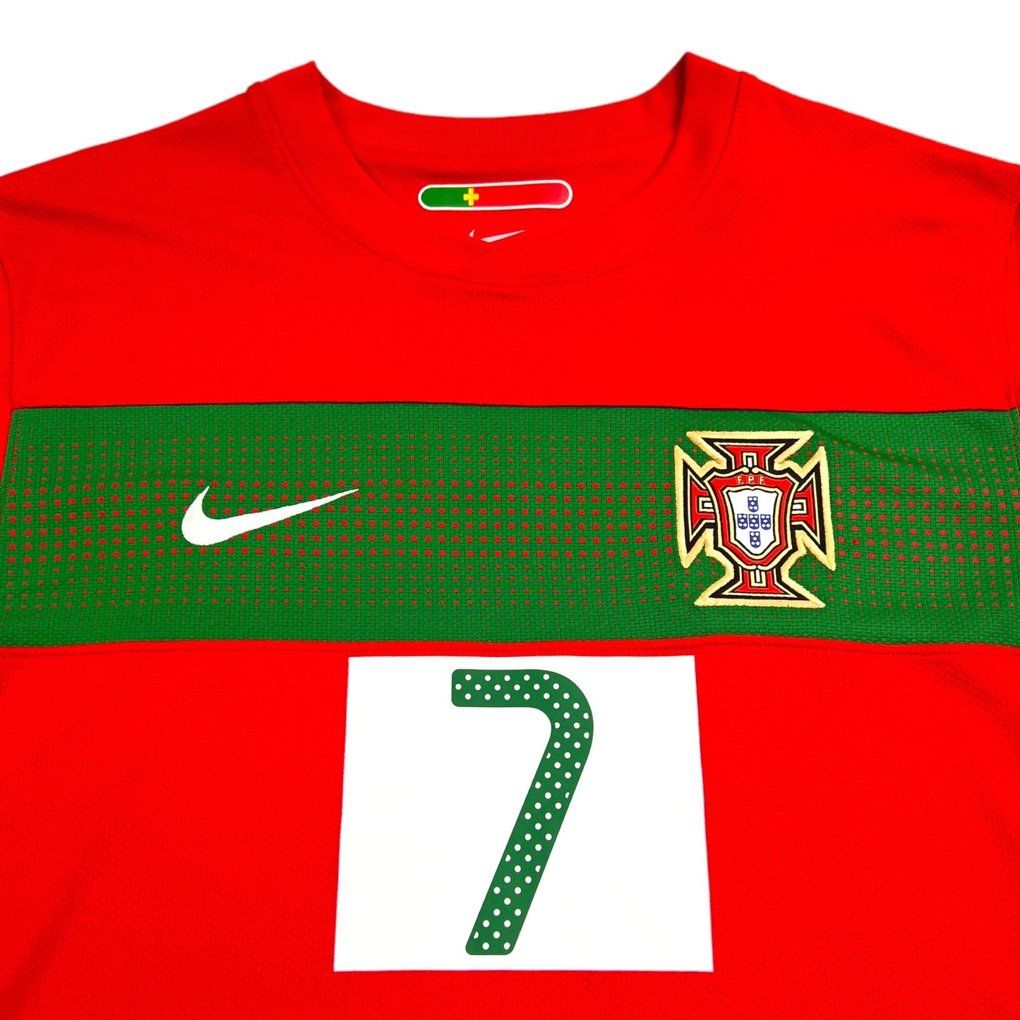 2010/11 Portugal Home Football Shirt (L) Nike #7 Ronaldo