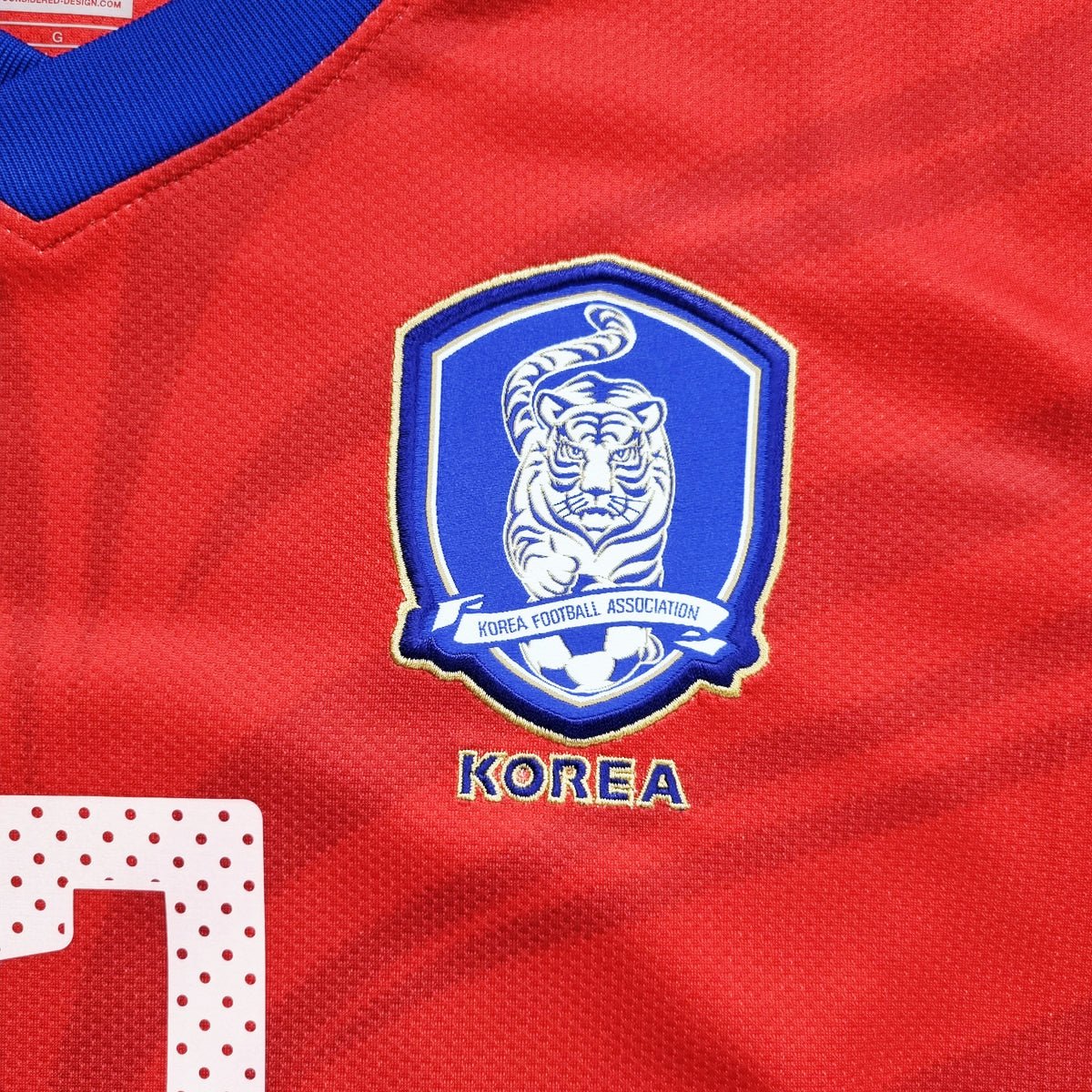 2010/11 South Korea Home Football Shirt (L) Nike #17 Chungyong