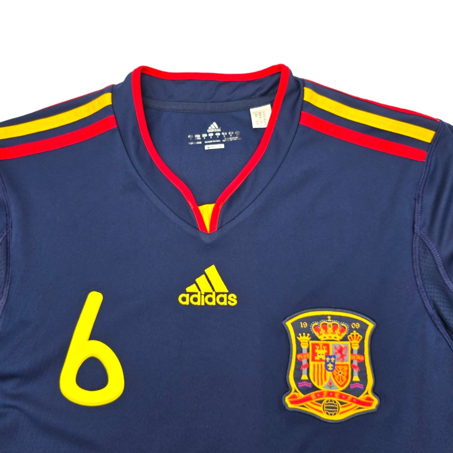 2010/11 Spain Away Football Shirt (S) Adidas #6 Iniesta