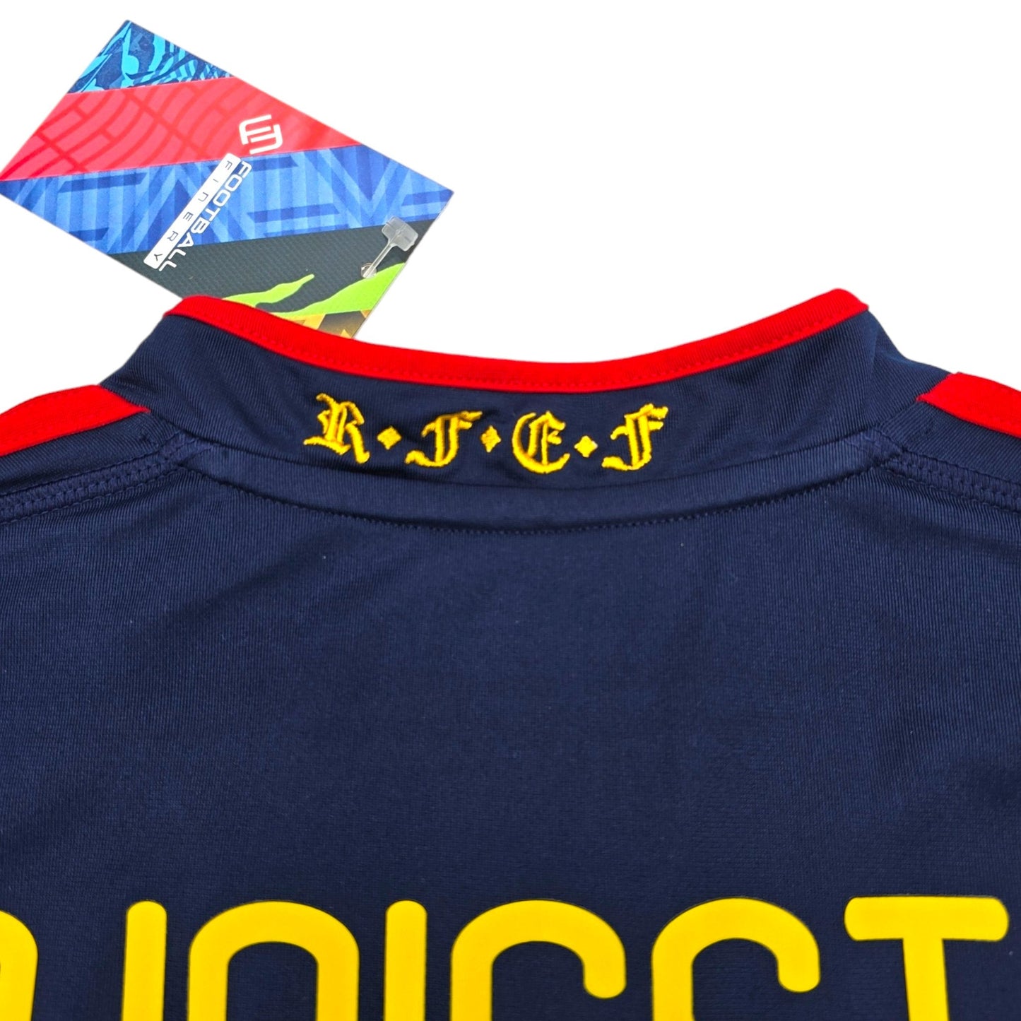 2010/11 Spain Away Football Shirt (S) Adidas #6 Iniesta