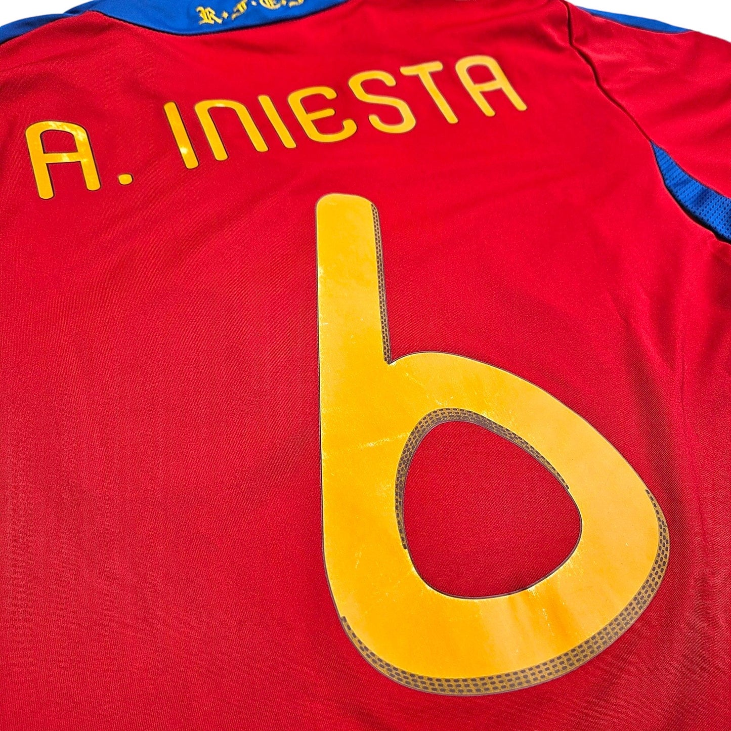 2010/11 Spain Home Football Shirt (L) Adidas # 6 Iniesta