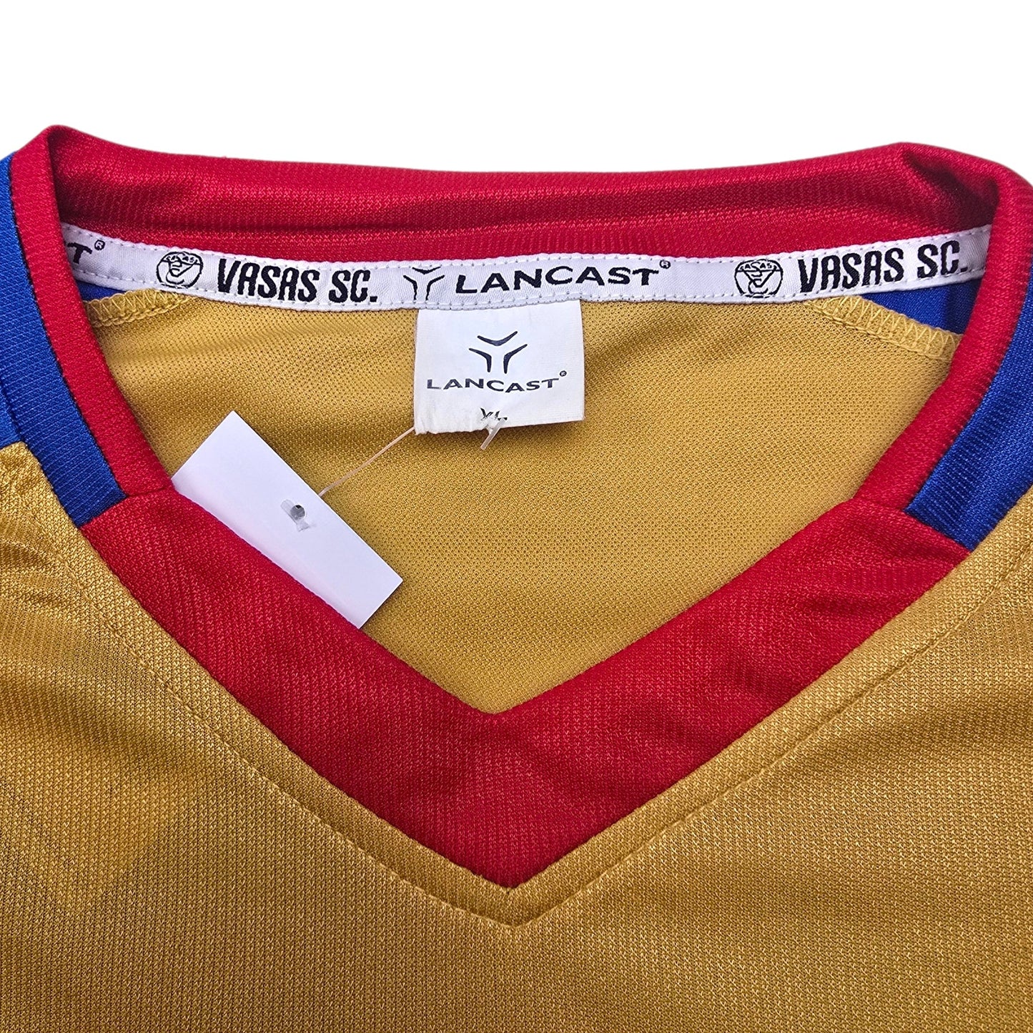 2010/11 Vasas SC Third Football Shirt (XL) Lancast #18