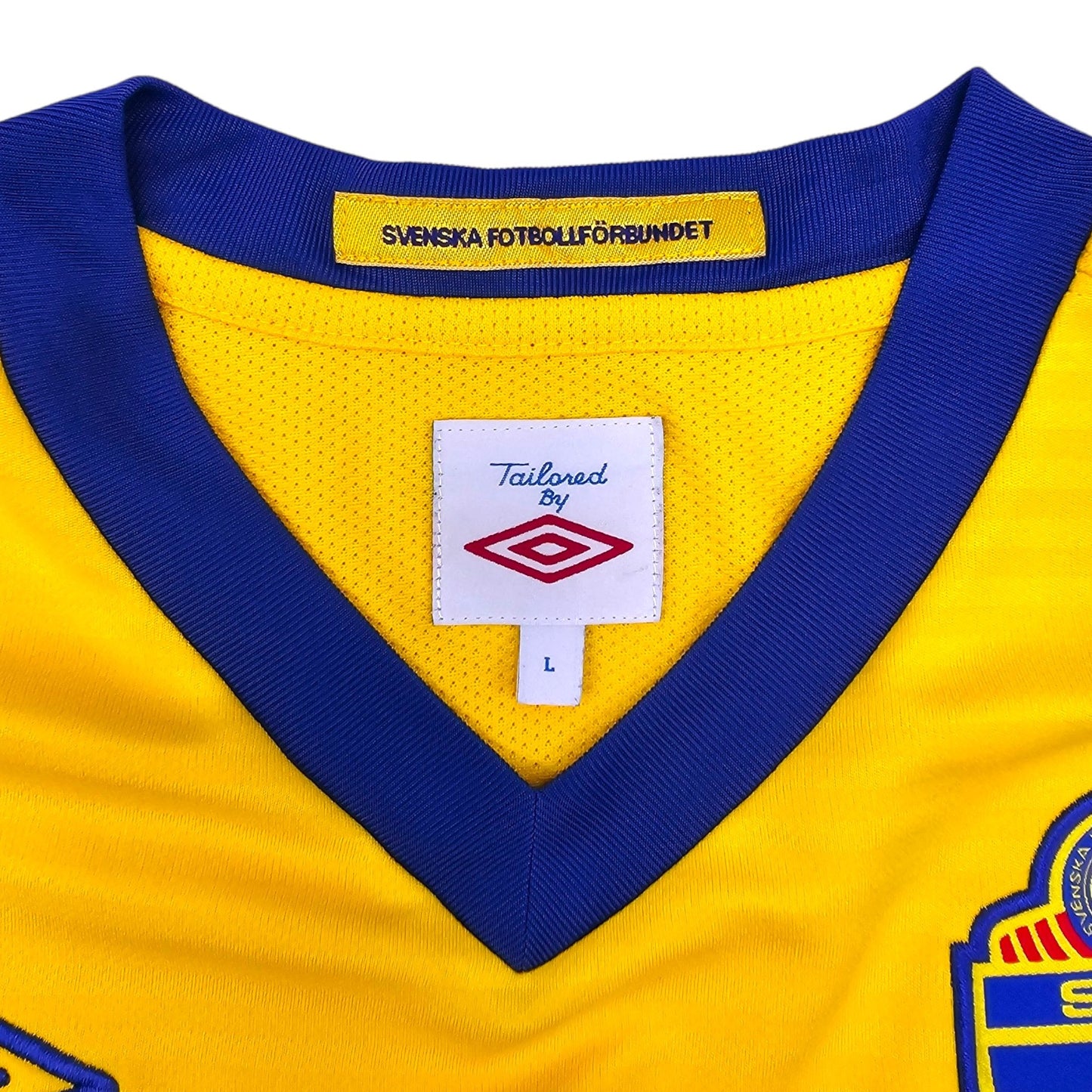 2010/12 Sweden Home Football Shirt (L) Umbro #10 Ibrahimovic