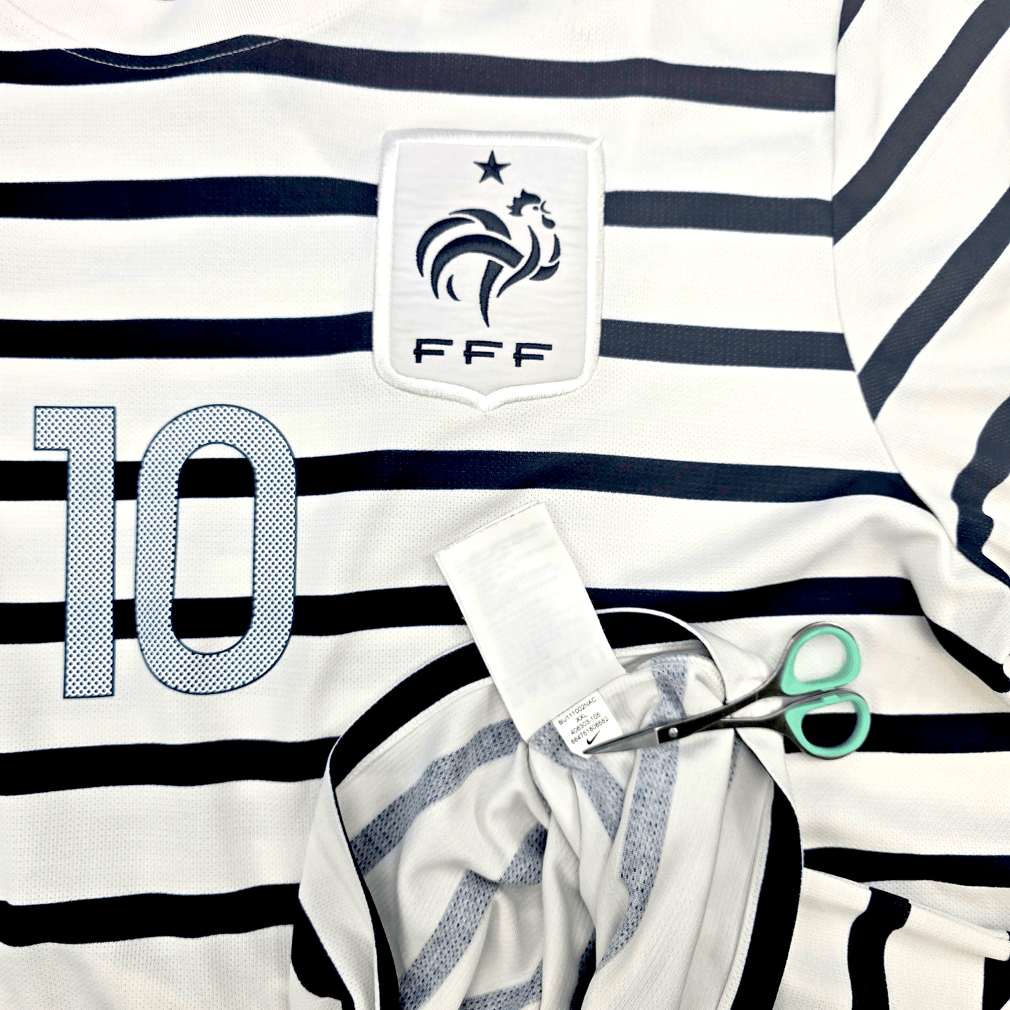 2011/12 France Away Football Shirt (2XL) Nike #10 Benzema