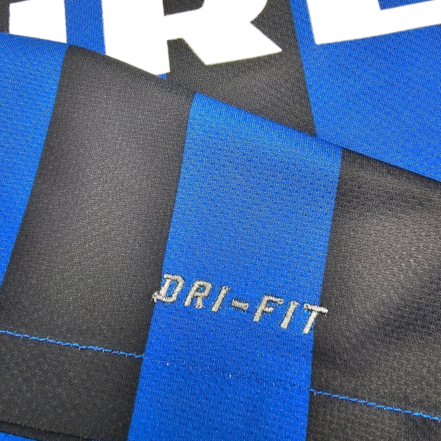2011/12 Inter Milan Home Football Shirt (L) Nike #4 Zanetti