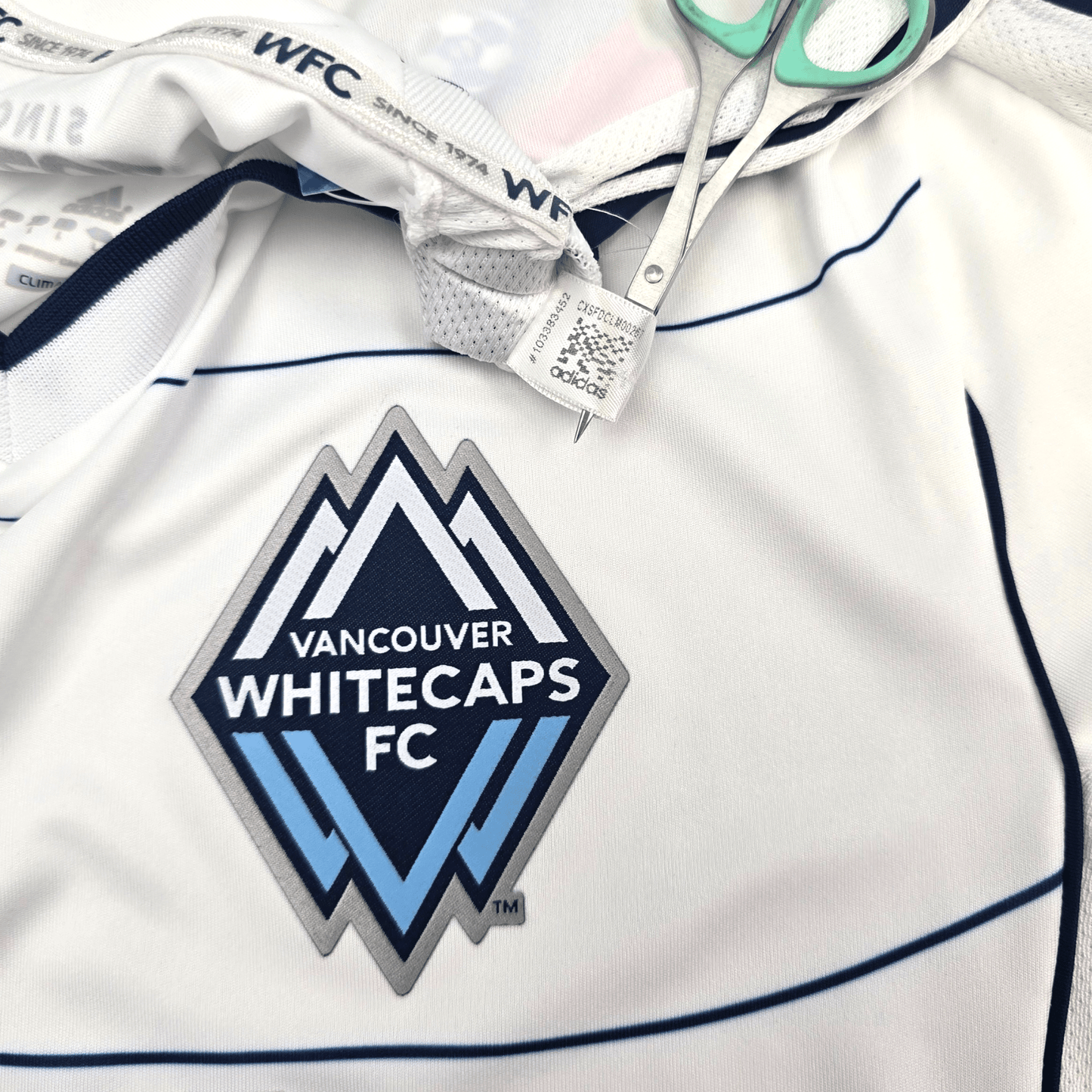 2011/12 Vancouver Whitecaps Home Football Shirt (L) Adidas