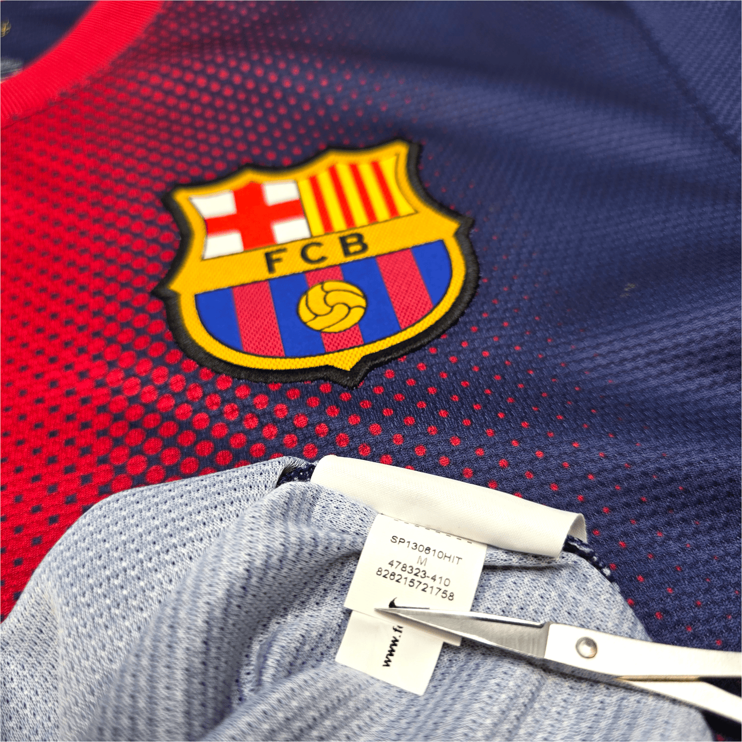 2012/13 Barcelona Home Football Shirt (M) Nike #16 Sergio