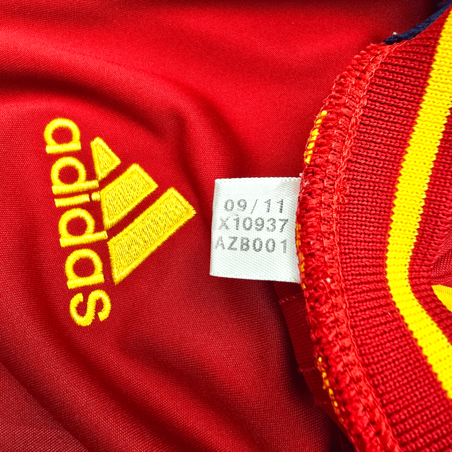 2012/13 Spain Home Football Shirt (M) Adidas #6 Iniesta