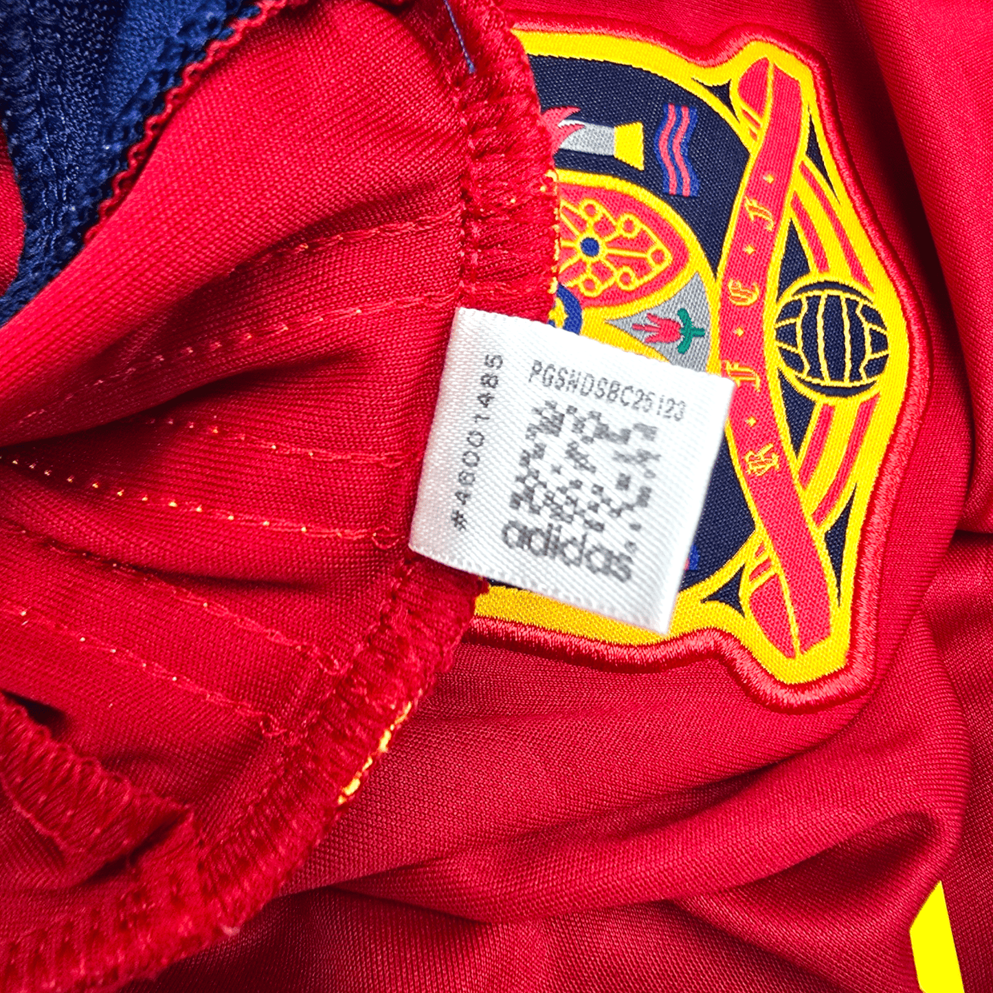 2012/13 Spain Home Football Shirt (M) Adidas #6 Iniesta
