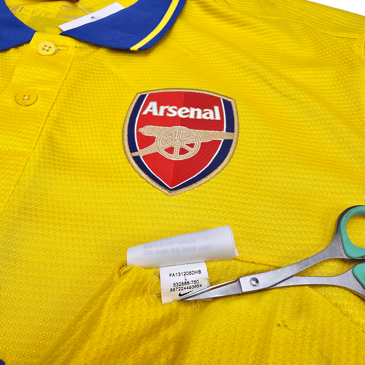 2013/14 Arsenal Away Football Shirt (L) Nike #11 Ozil