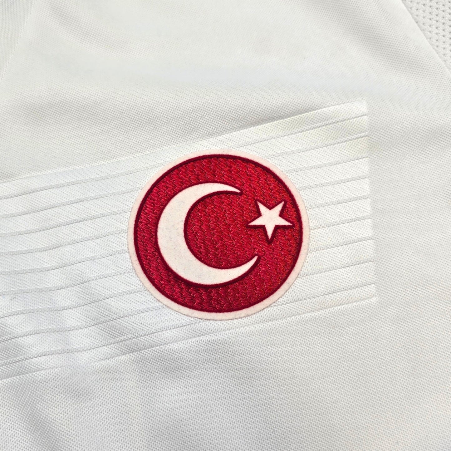 2013/14 Fenerbahce Away Football Shirt (L) Adidas #11 Kuyt
