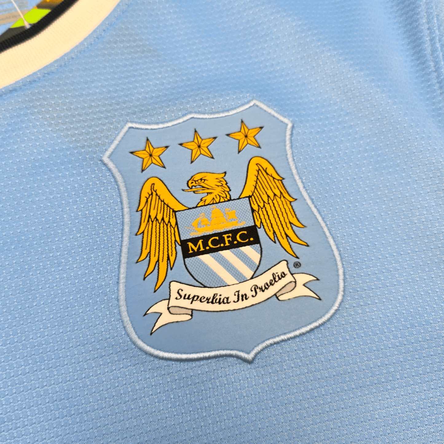 2013/14 Manchester City Home Football Shirt (S) Nike #25 Fernandinho