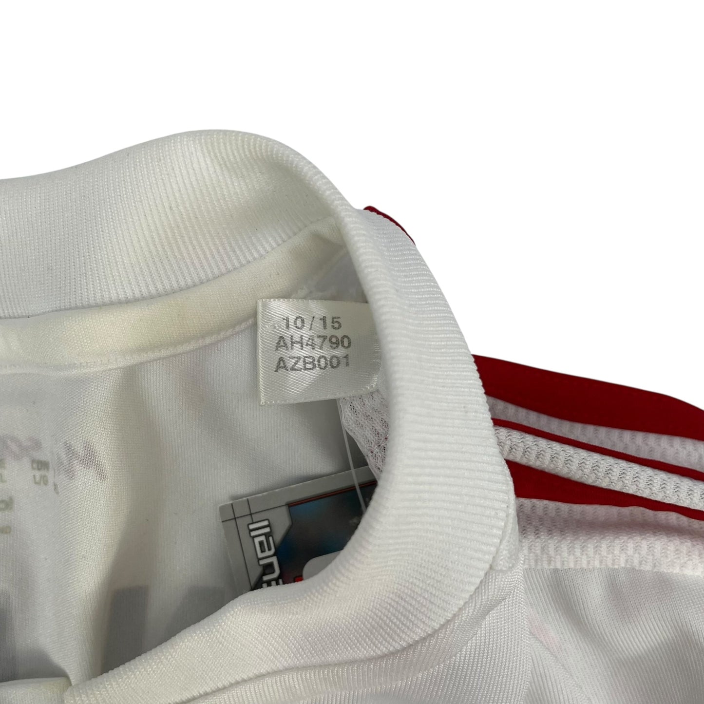 2015/16 Bayern Munich Away Football Shirt (L) Adidas #23 Vidal