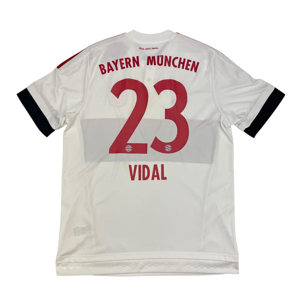 2015/16 Bayern Munich Away Football Shirt (L) Adidas #23 Vidal