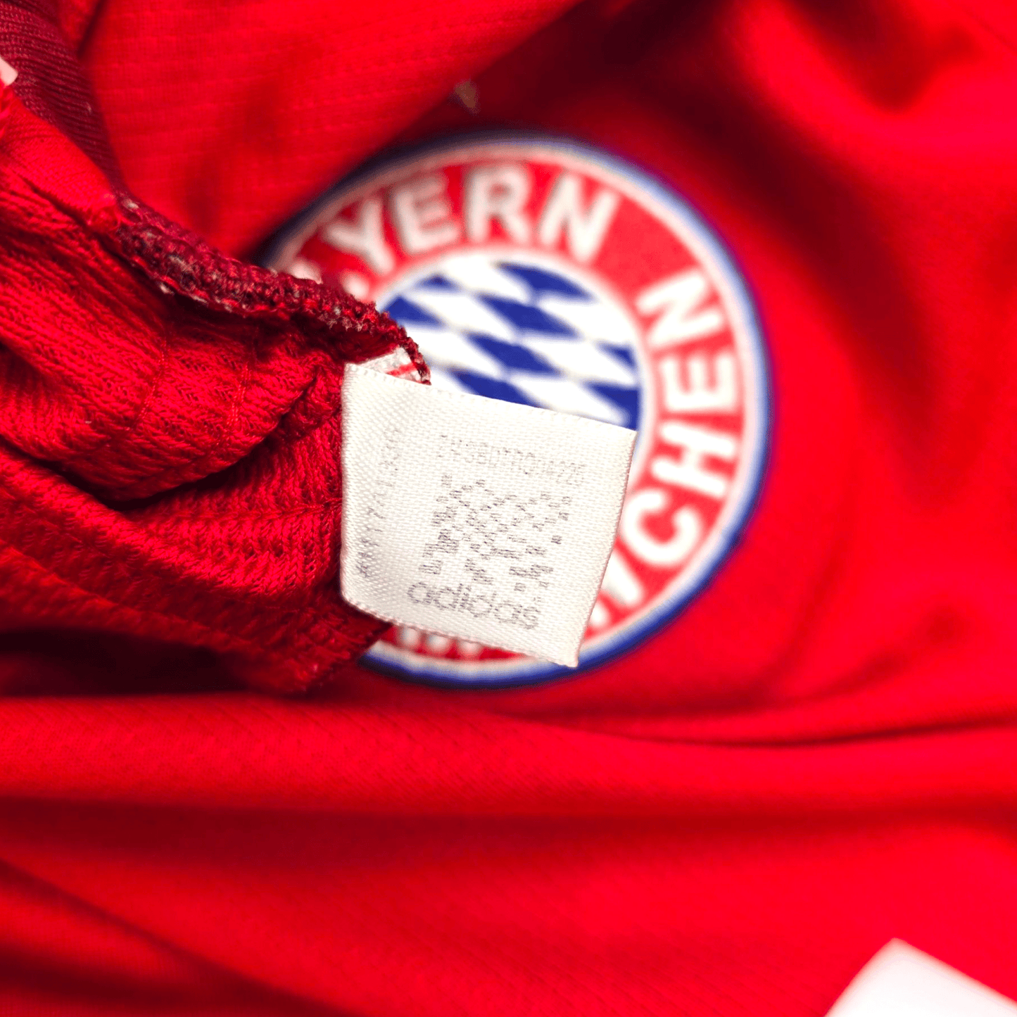 2015/16 Bayern Munich Home Football Shirt (S) Adidas #9 Lewandowski