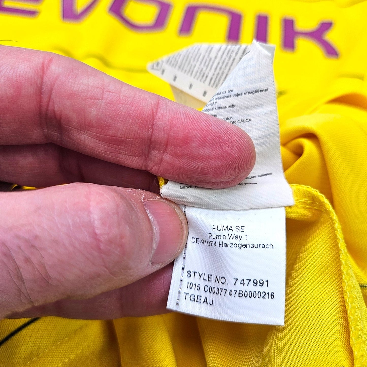 2015/16 Dortmund Home Football Shirt (L) Puma #17 Aubameyang