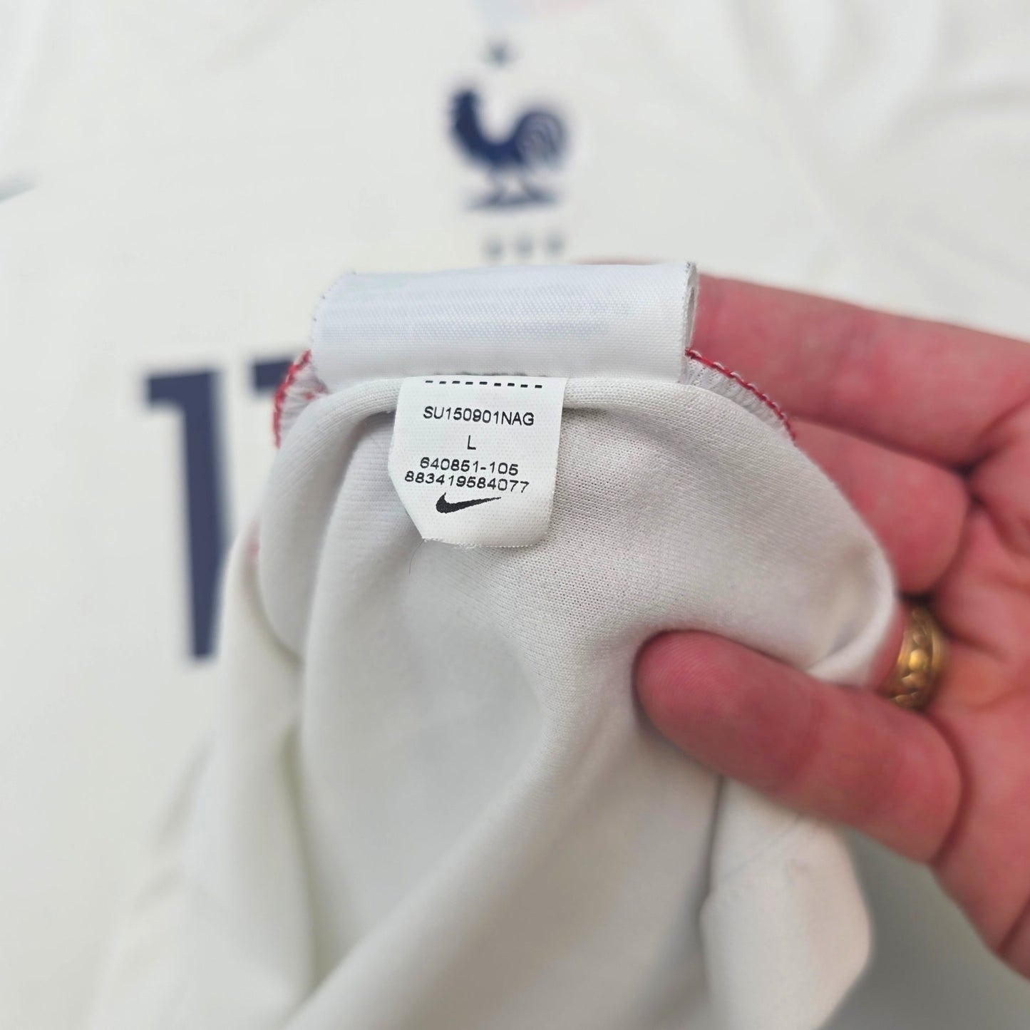 2015/16 France Away Football Shirt (L) Nike #11 Griezmann
