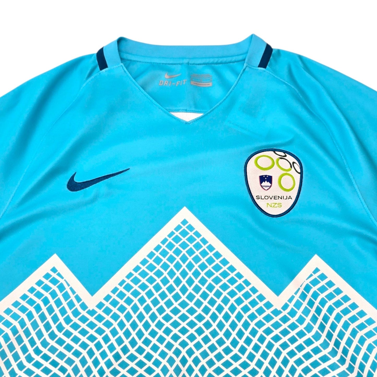 2016/17 Slovenia Home Football Shirt (M) Nike
