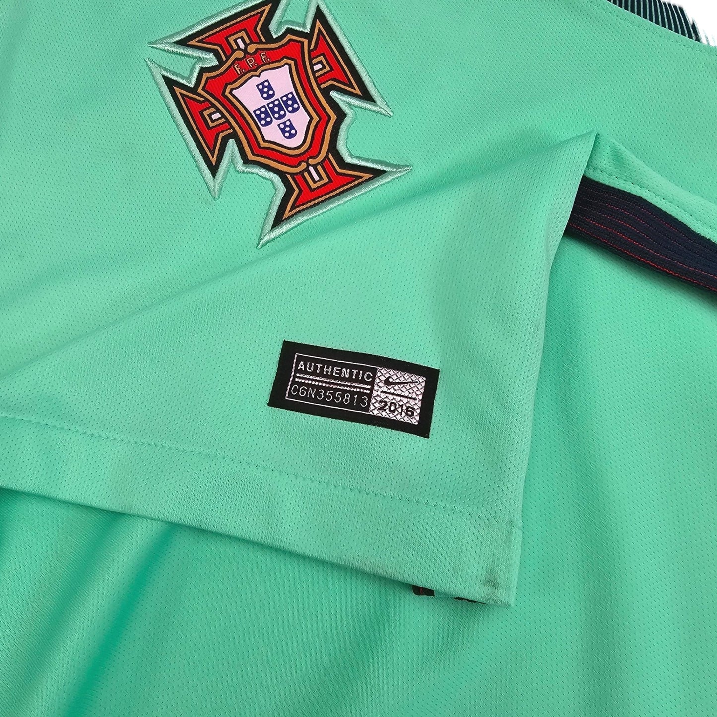 2016/18 Portugal Away Football Shirt (XL) Nike #7 Ronaldo