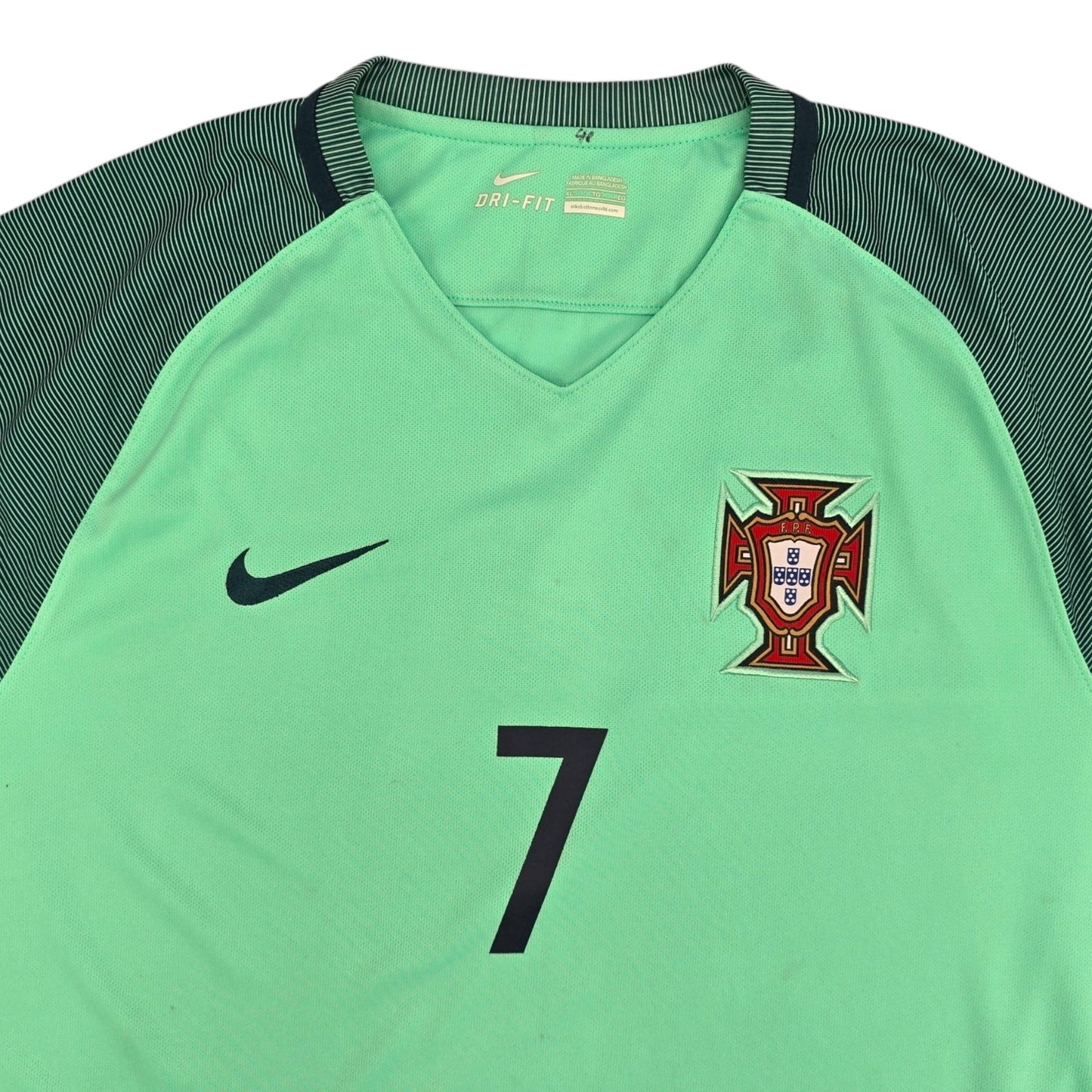 2016/18 Portugal Away Football Shirt (XL) Nike #7 Ronaldo