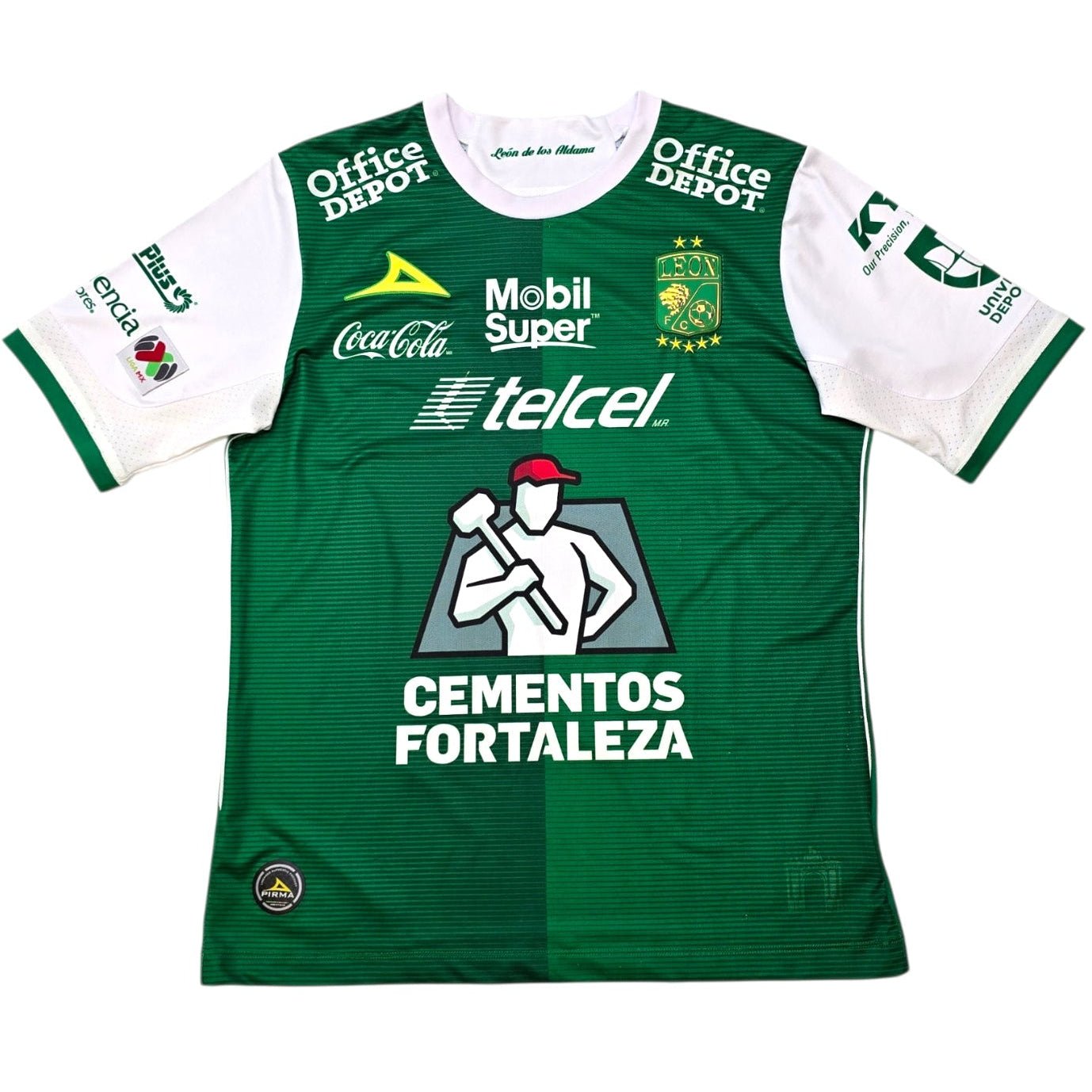 2017/18 Club Leon Home Football Shirt (L) Pirma #20 Donovan