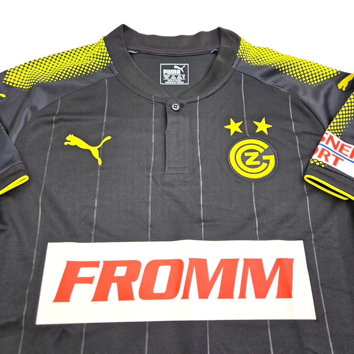2017/18 Grasshoppers Zurich Away Football Shirt (M) Puma