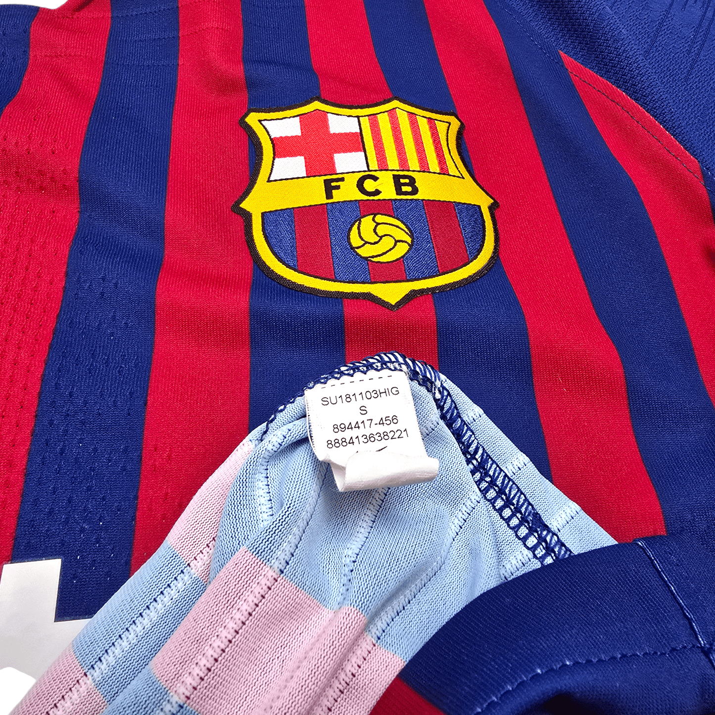 2018/19 Barcelona Home Football Shirt (S) Nike #8 Iniesta (Player Version)