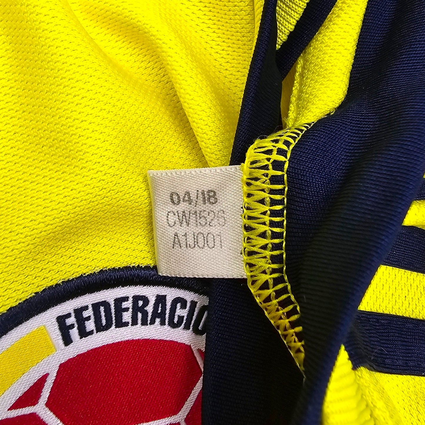 2018/19 Colombia Home Football Shirt (L) Adidas