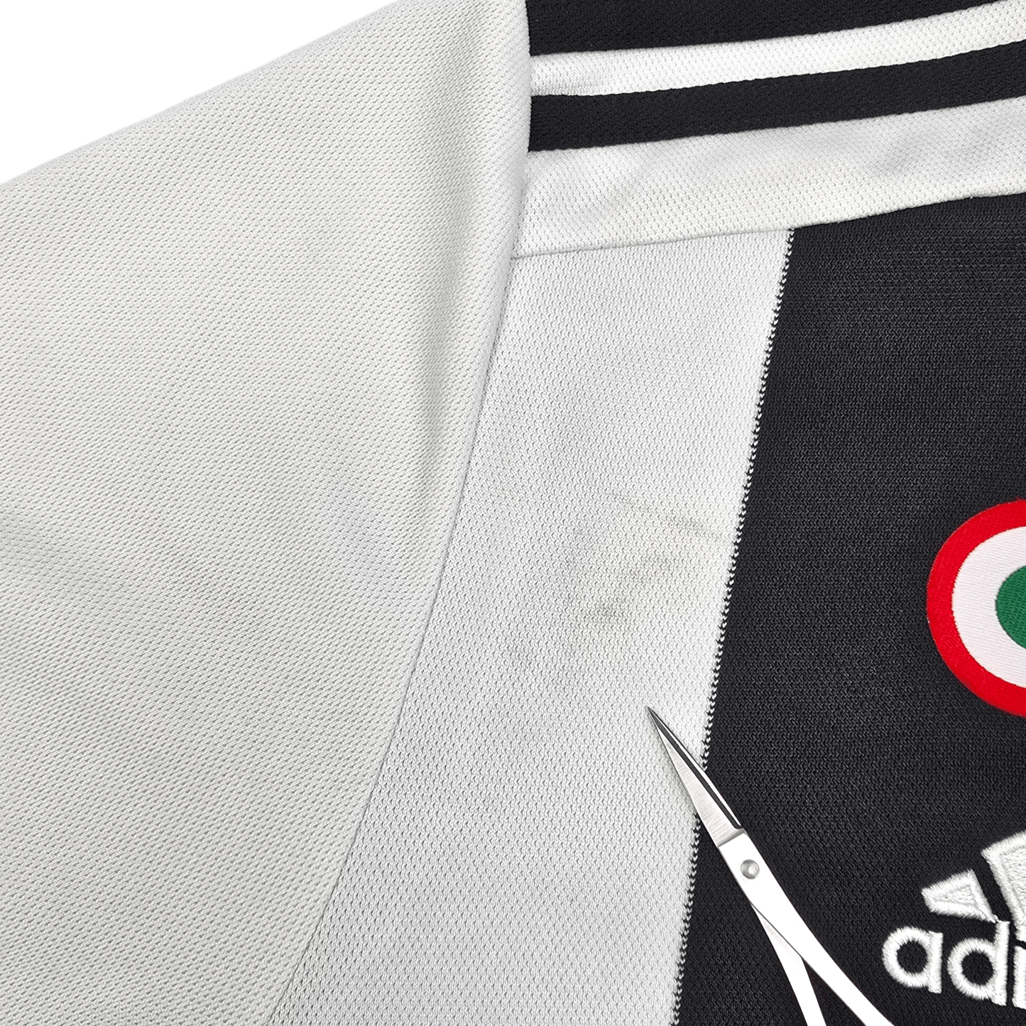 2018/19 Juventus Home Football Shirt (L) Adidas #7 Ronaldo