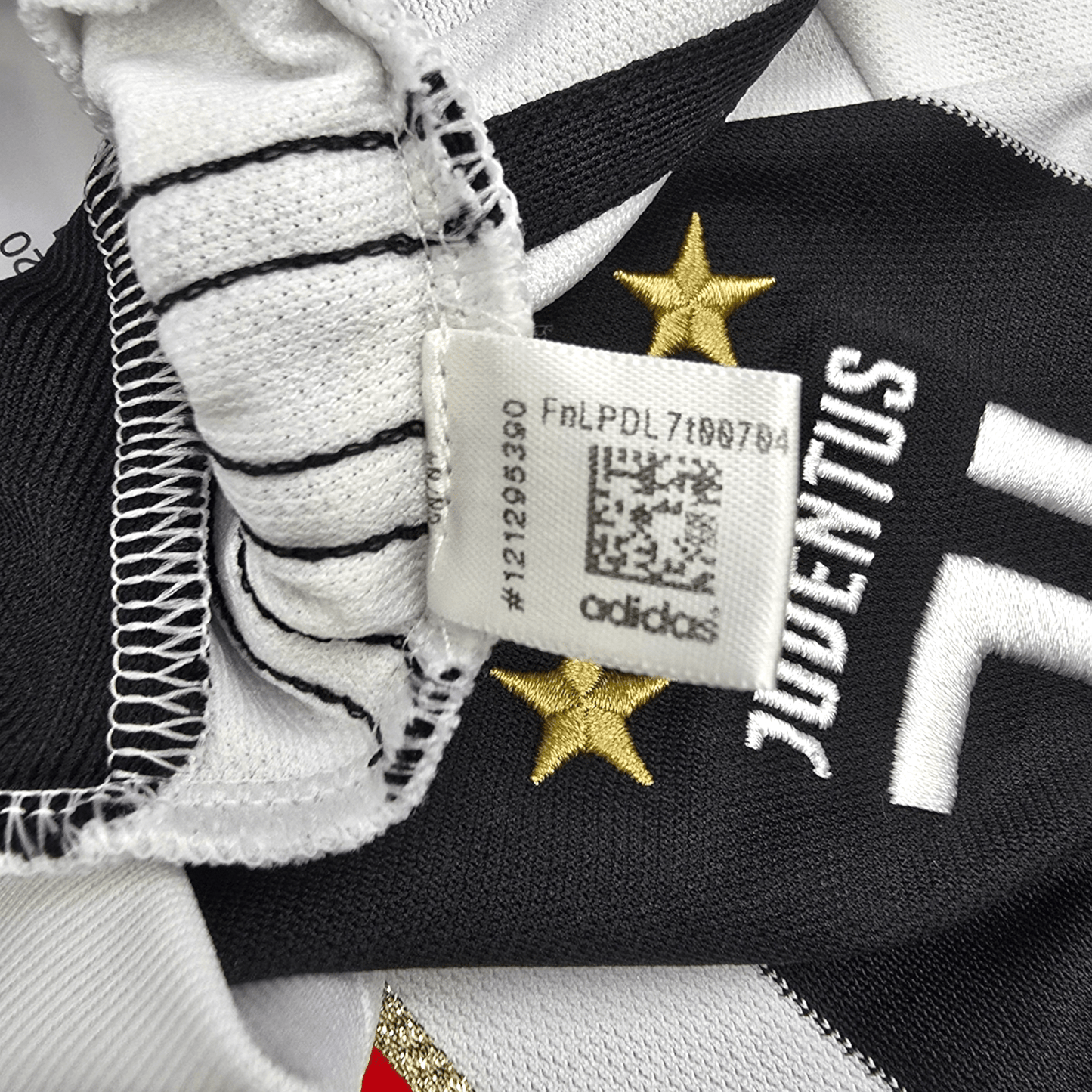 2018/19 Juventus Home Football Shirt (L) Adidas #7 Ronaldo