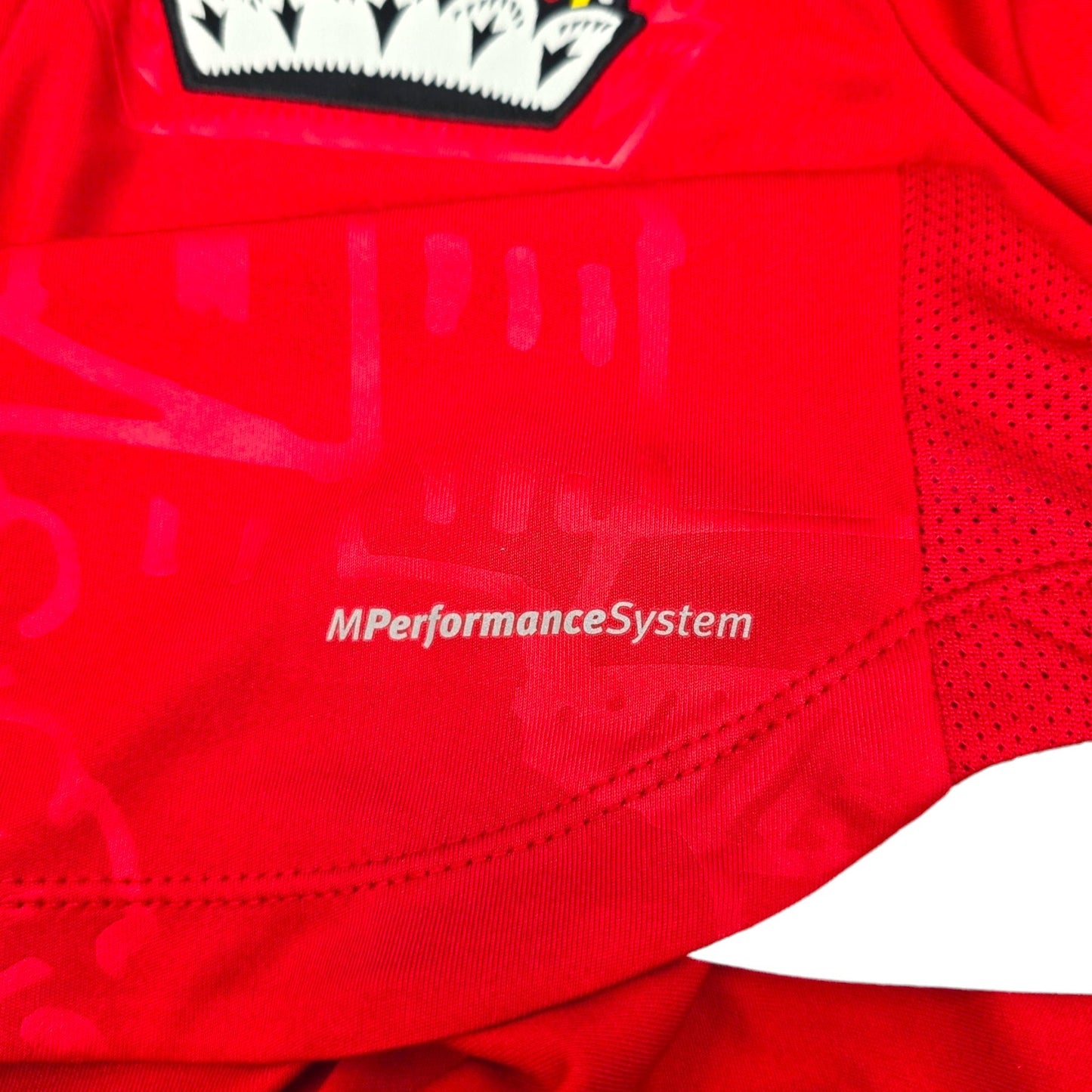 2018/19 Liechtenstein Away Football Shirt (S) Macron