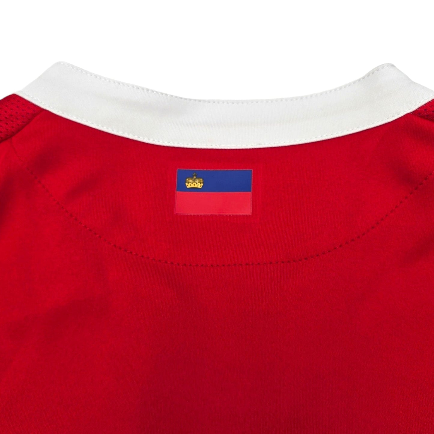 2018/19 Liechtenstein Away Football Shirt (S) Macron