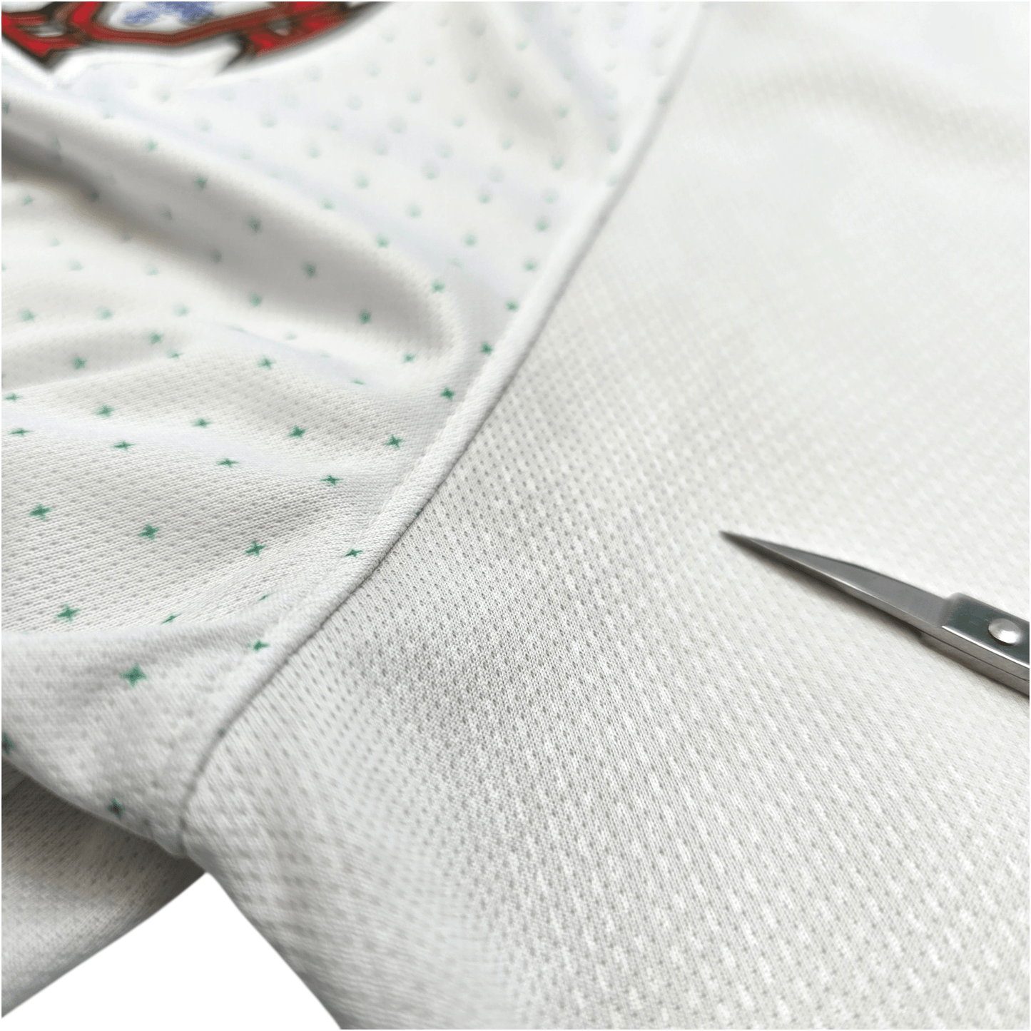 2018/19 Portugal Away Football Shirt (L) Nike #7 Ronaldo
