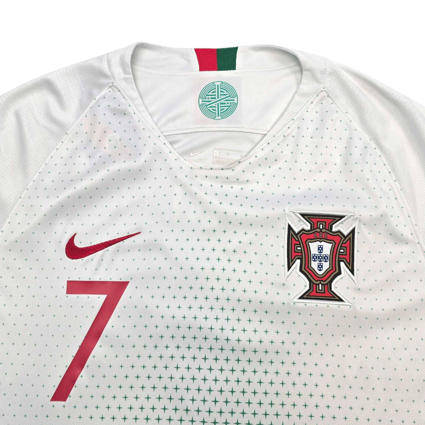 2018/19 Portugal Away Football Shirt (L) Nike #7 Ronaldo