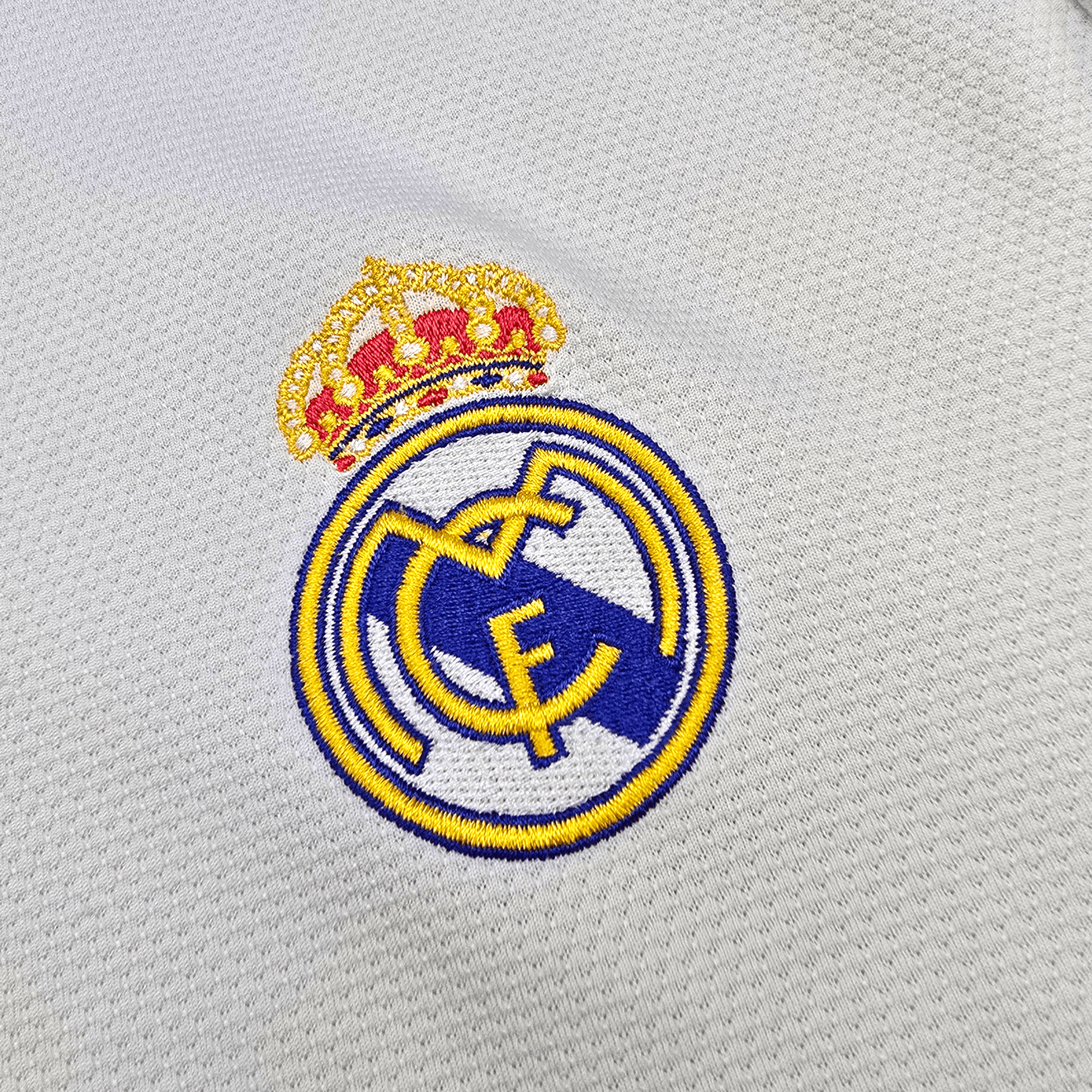 2018/19 Real Madrid Home Football Shirt (L) Adidas #9 Benzema