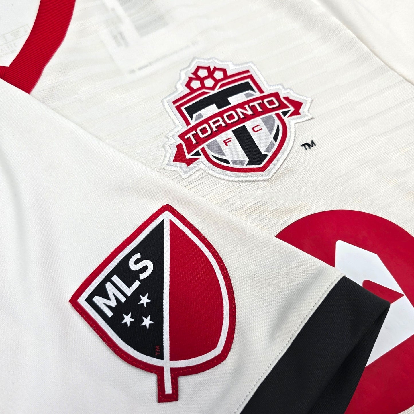 2018/19 Toronto FC Away Football Shirt (S) Adidas #10 Giovinco