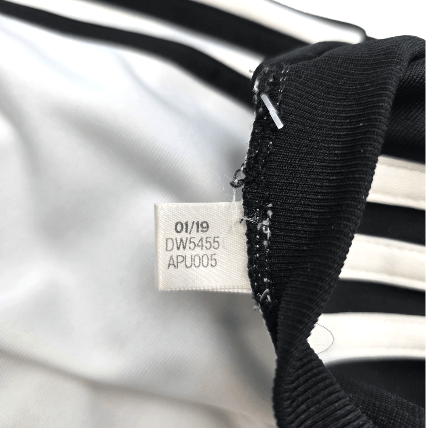 2019/20 Juventus Home Football Shirt (M) Adidas #7 Ronaldo