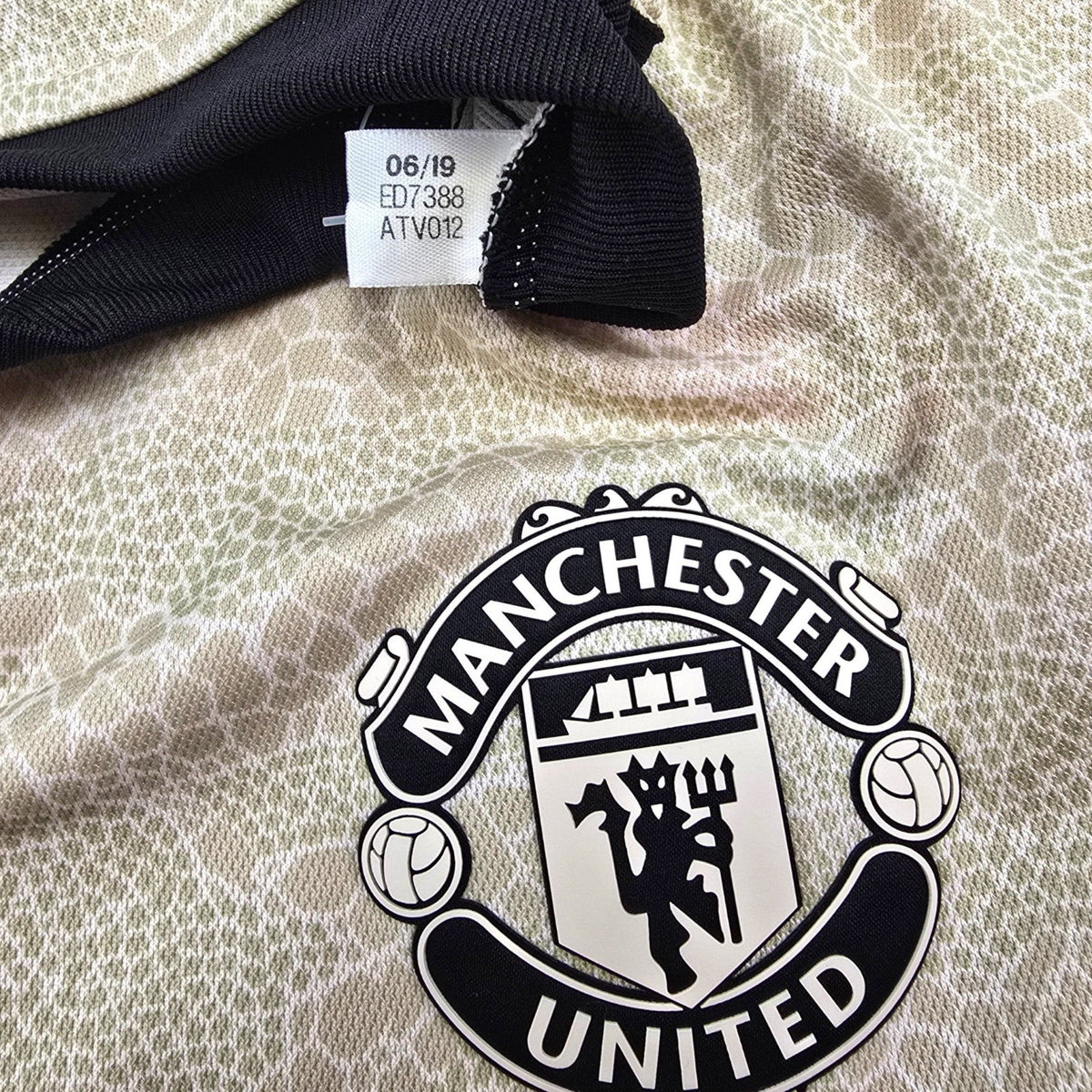 2019/20 Manchester United Away Football Shirt (M) Adidas #18 B.Fernandes