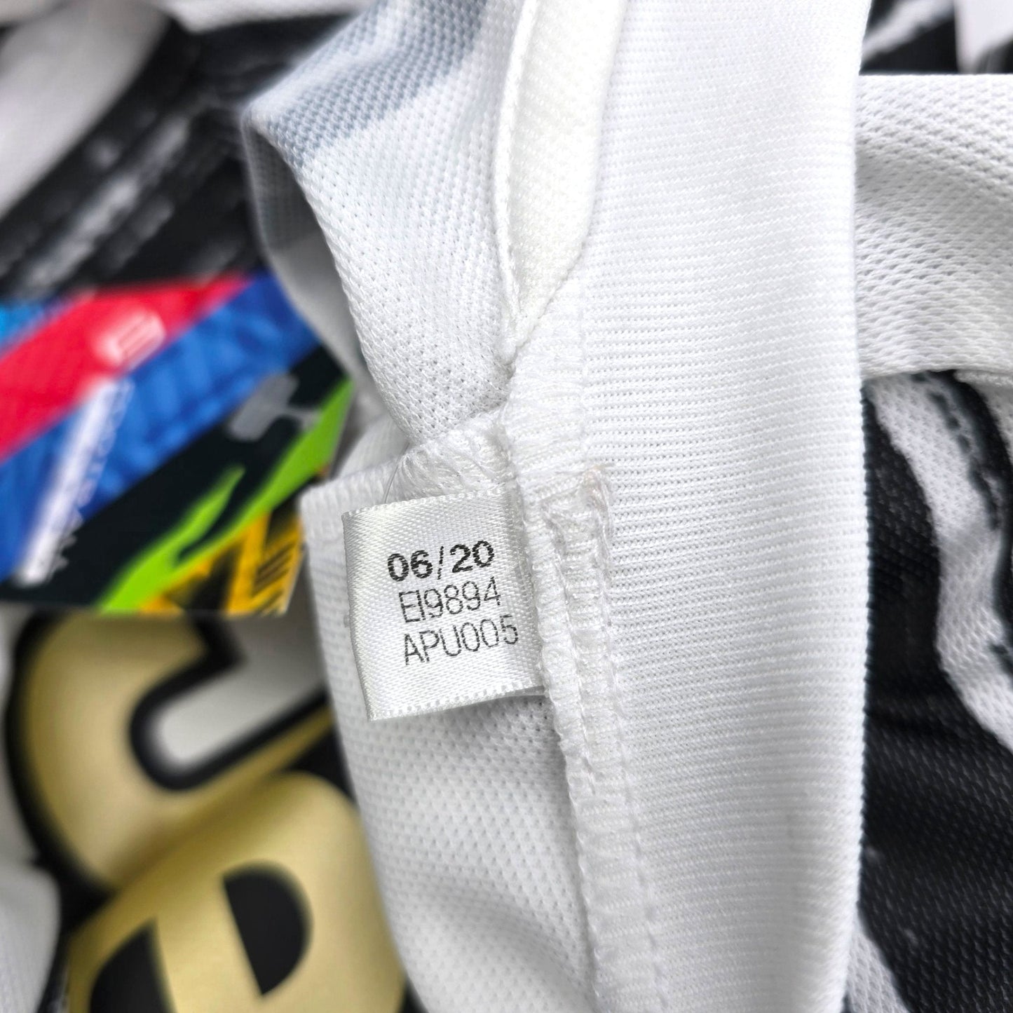 2020/21 Juventus Home Football Shirt (S) Adidas #22 Chiesa