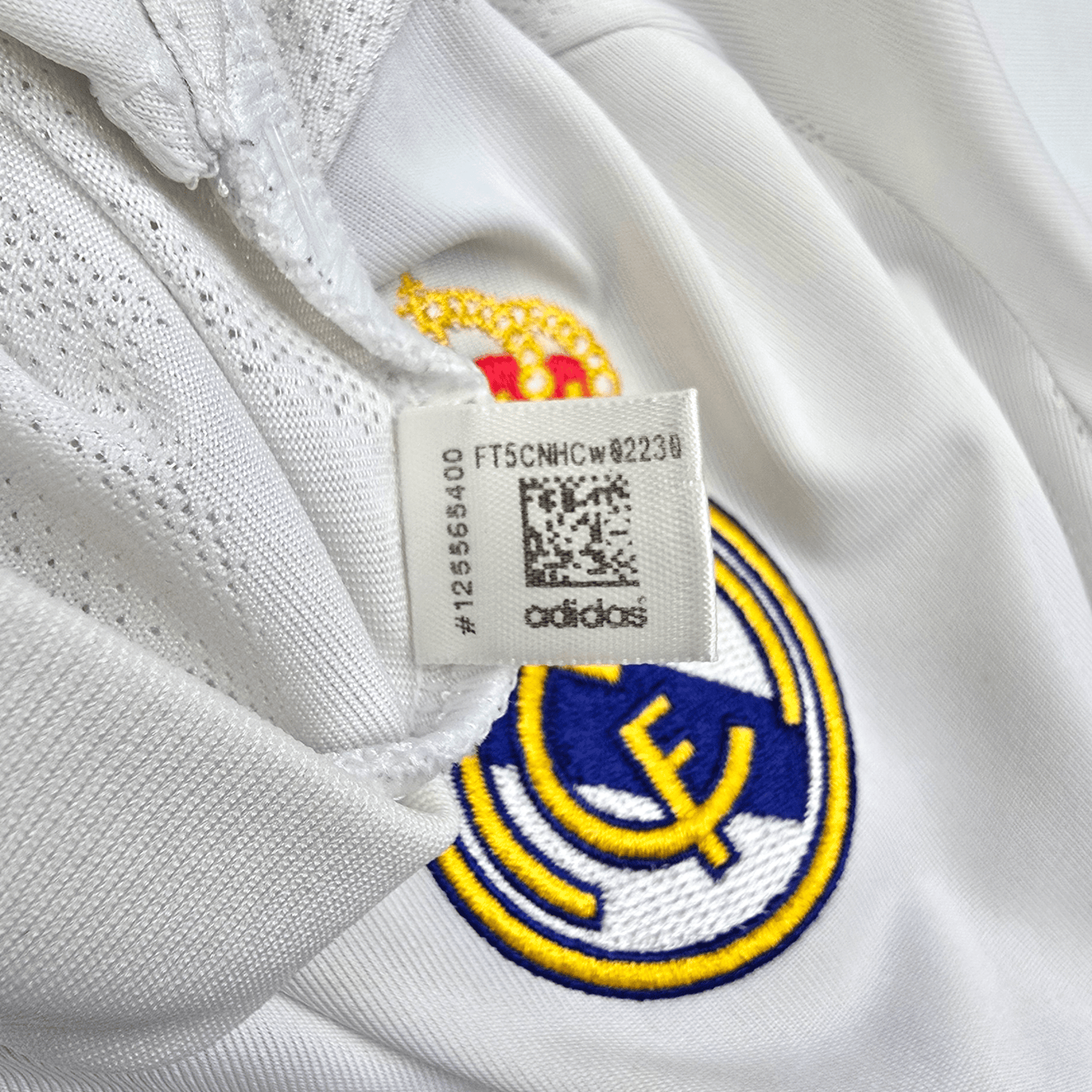 2020/21 Real Madrid Home Football Shirt (L) Adidas #9 Benzema