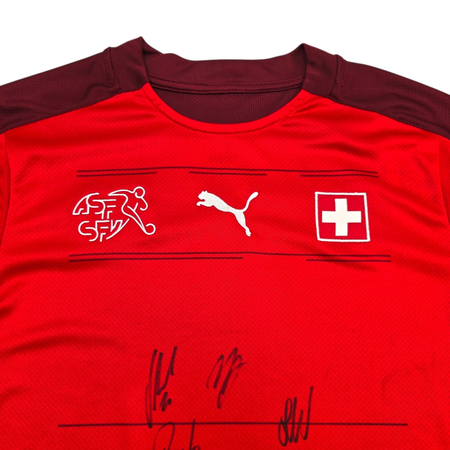 2020/21 Switzerland Home Football Shirt (M) Puma (Squad Signed)