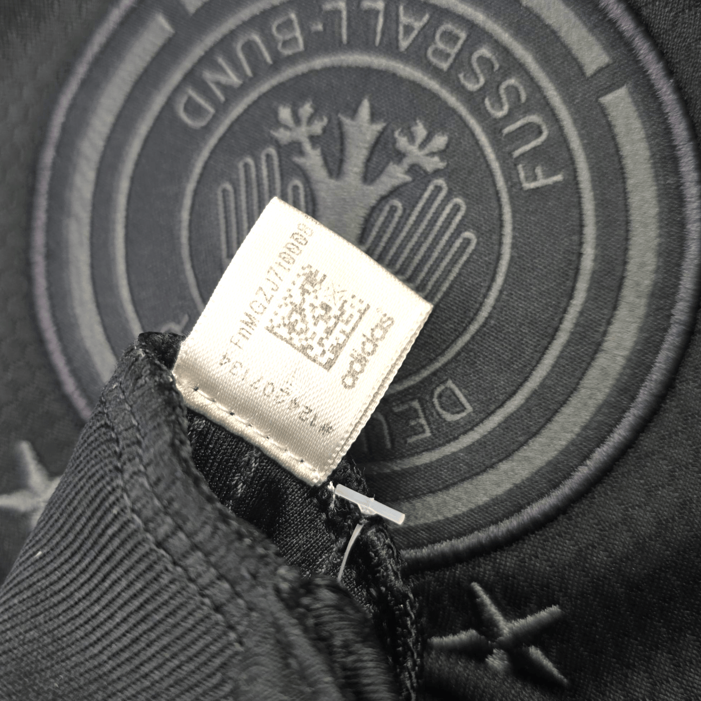 2020/22 Germany Away Football Shirt (S) Adidas #2 Rüdiger